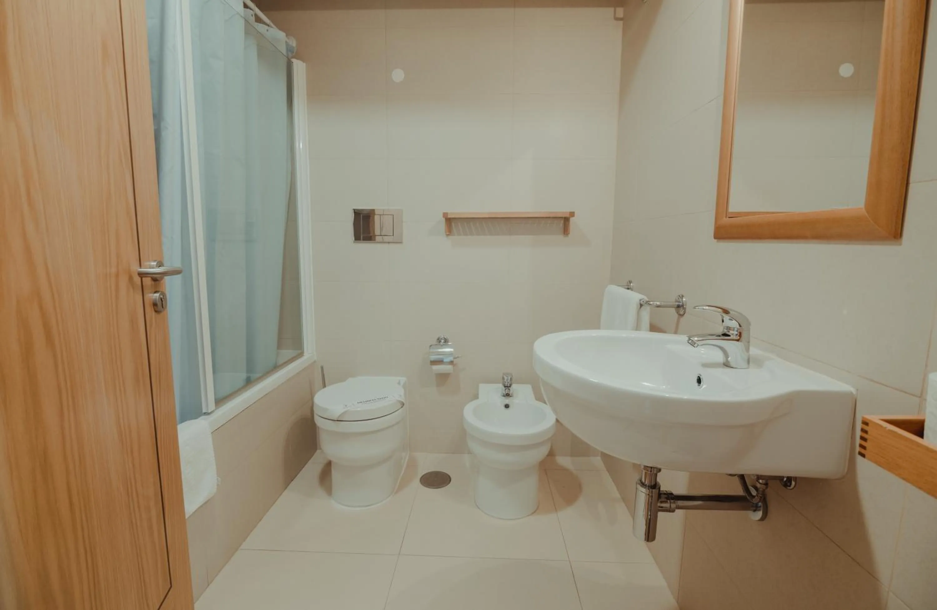 Toilet in Hotel Senhora do Espinheiro