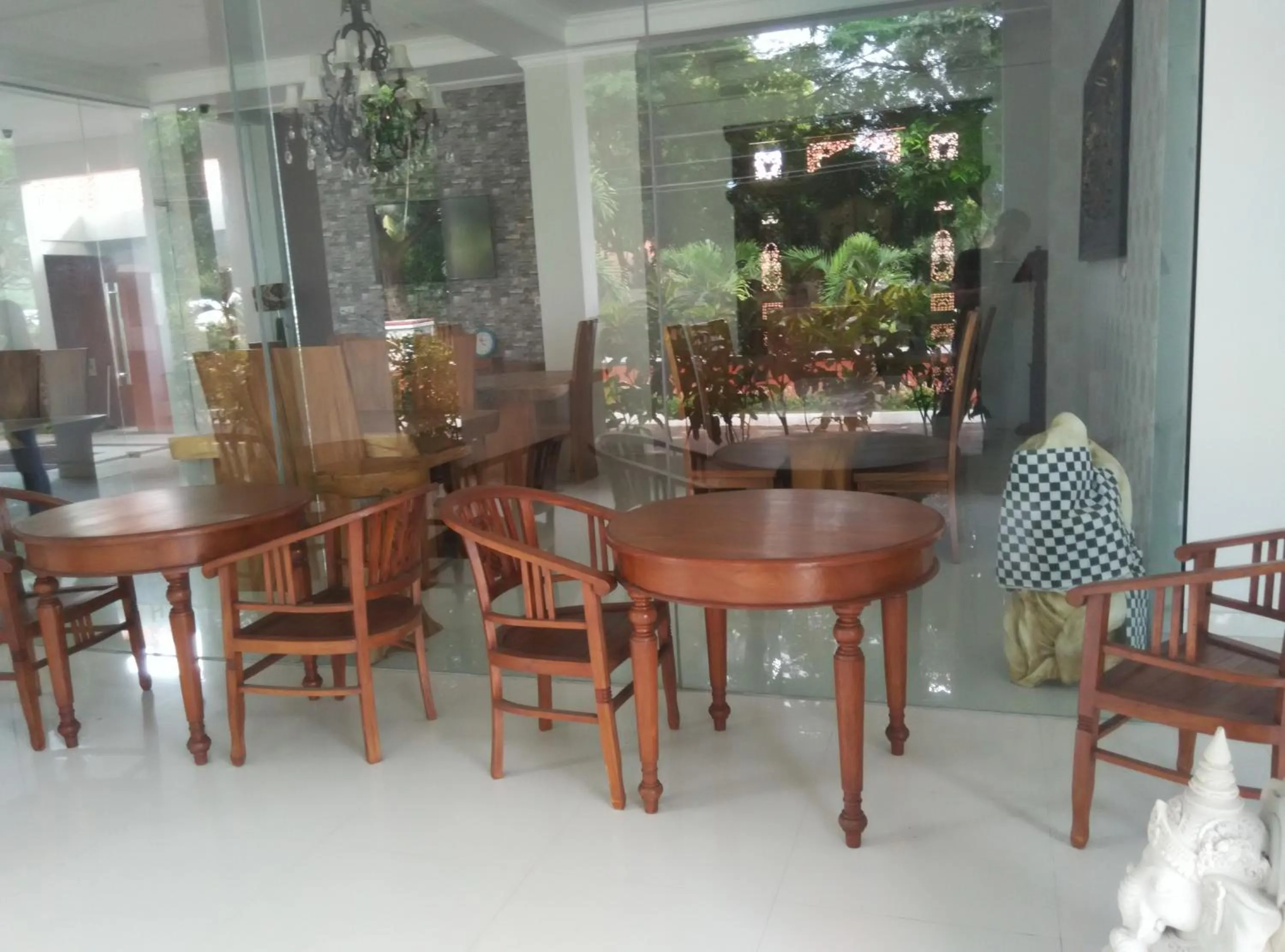 Restaurant/places to eat in Wahyu Dana Hotel