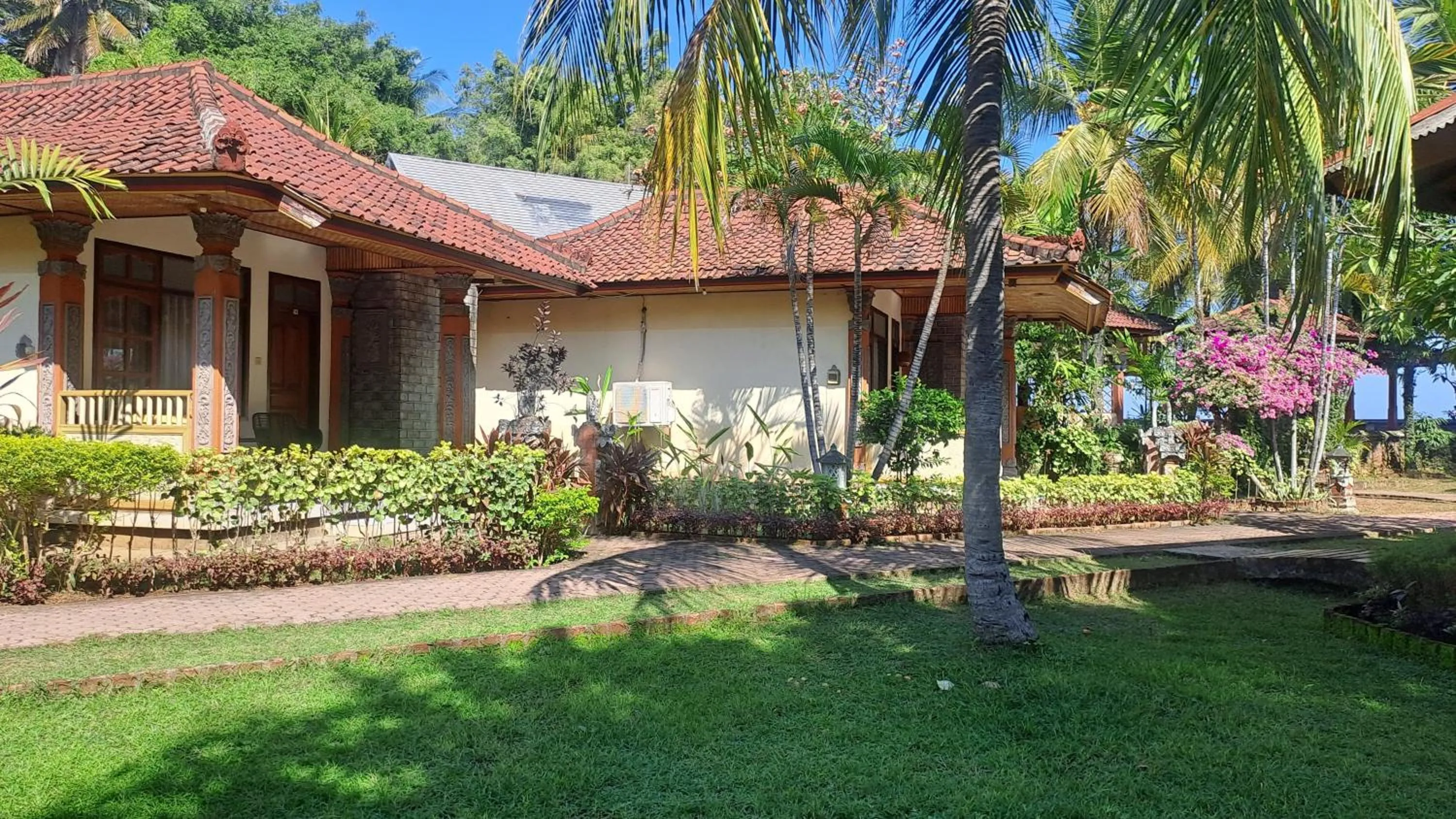 Day in Lovina Beach Hotel