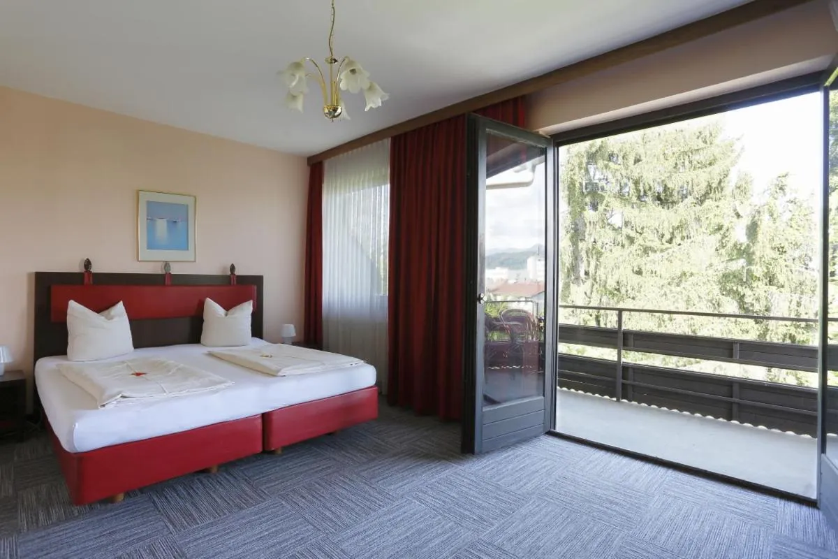 Balcony/Terrace, Bed in Alpen.Adria.Stadthotel