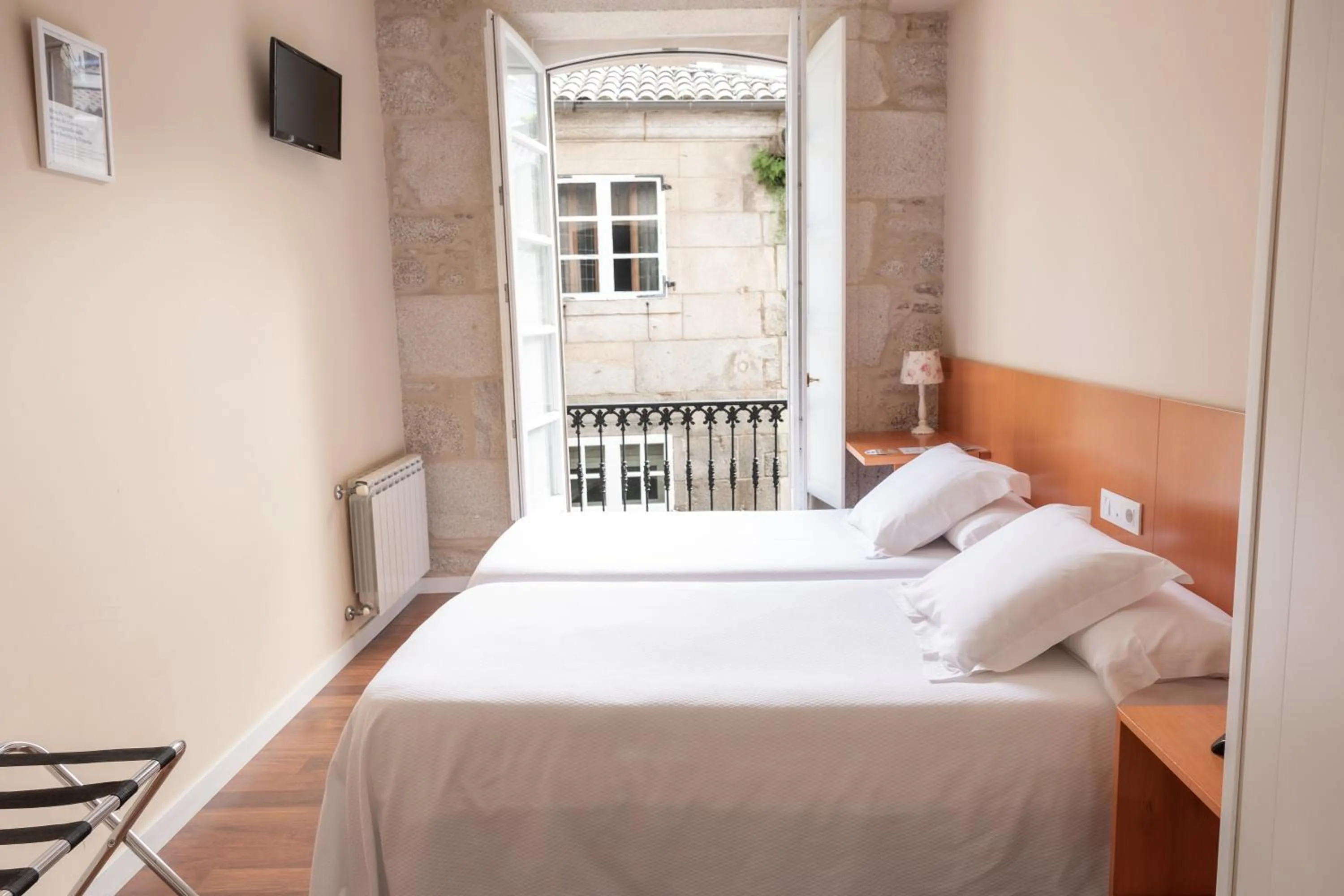 Photo of the whole room, Bed in Hotel Montes