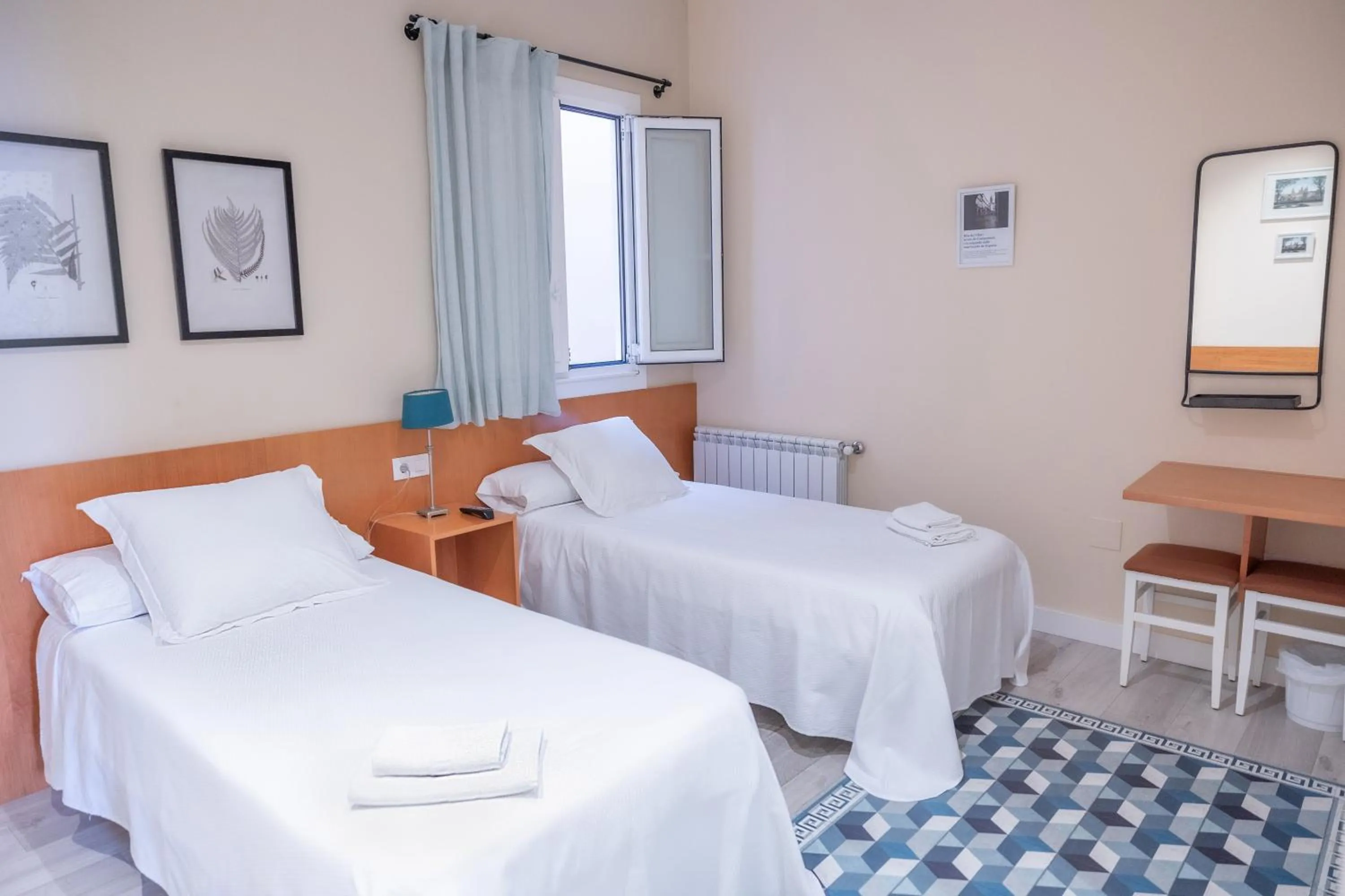 Photo of the whole room, Bed in Hotel Montes