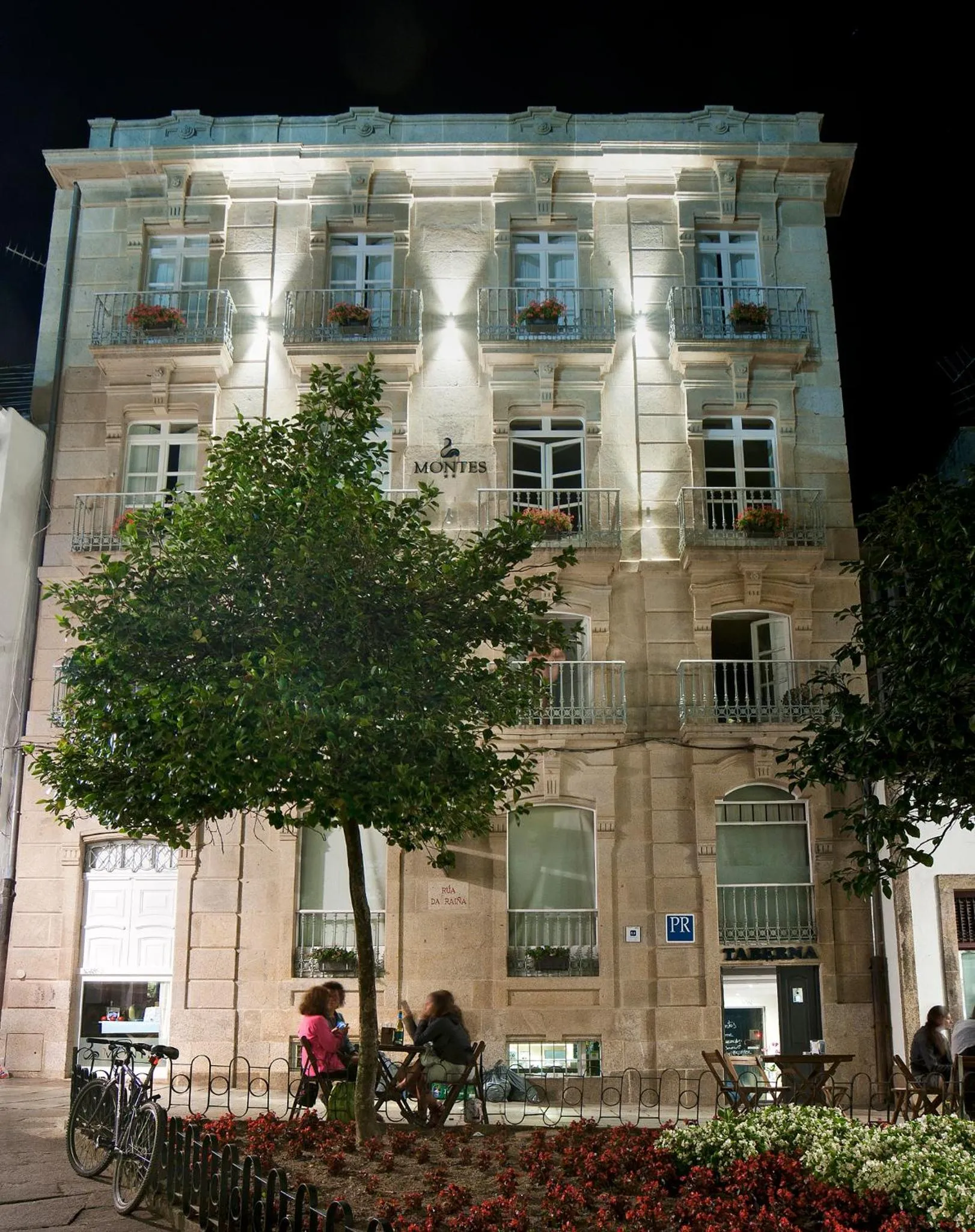 Facade/entrance in Hotel Montes