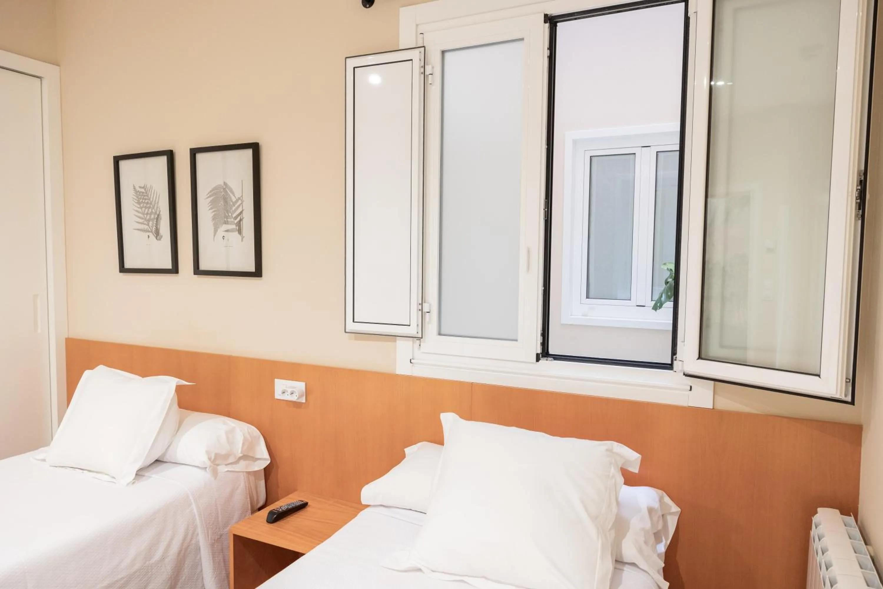 Photo of the whole room, Bed in Hotel Montes