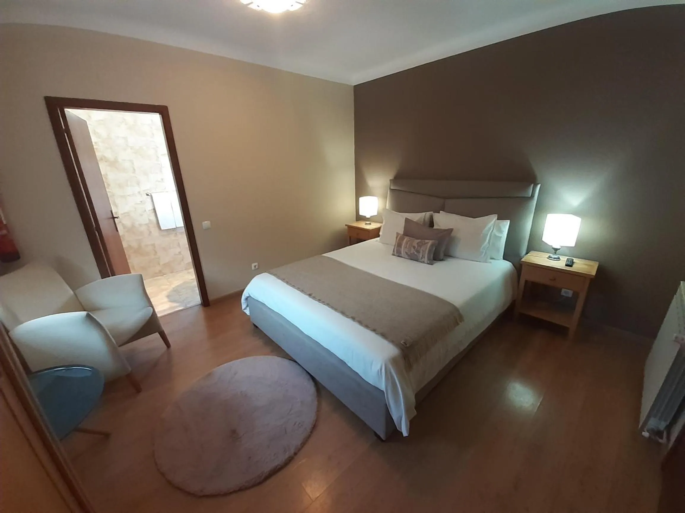 Property building, Bed in Alfatima