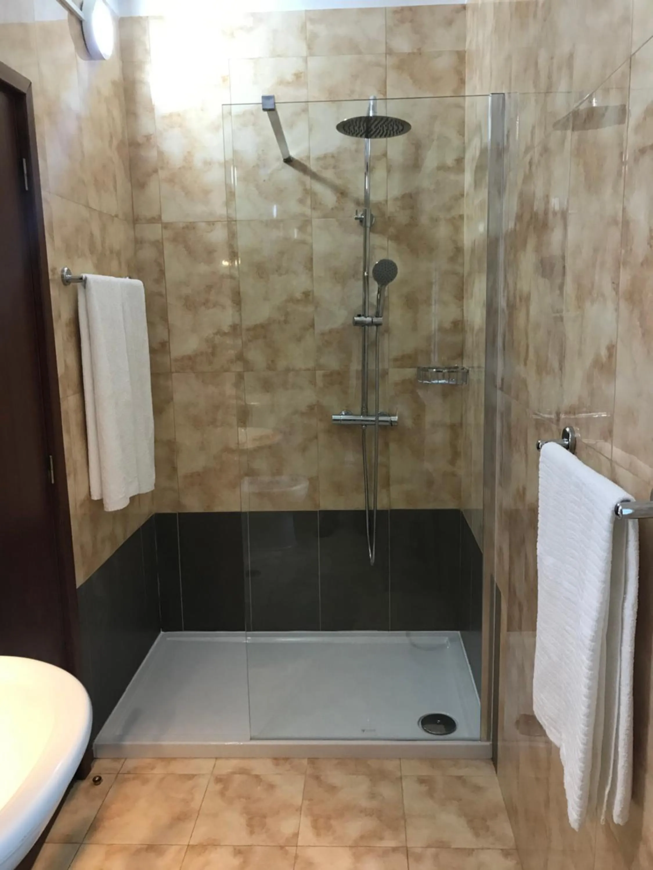 Shower in Alfatima