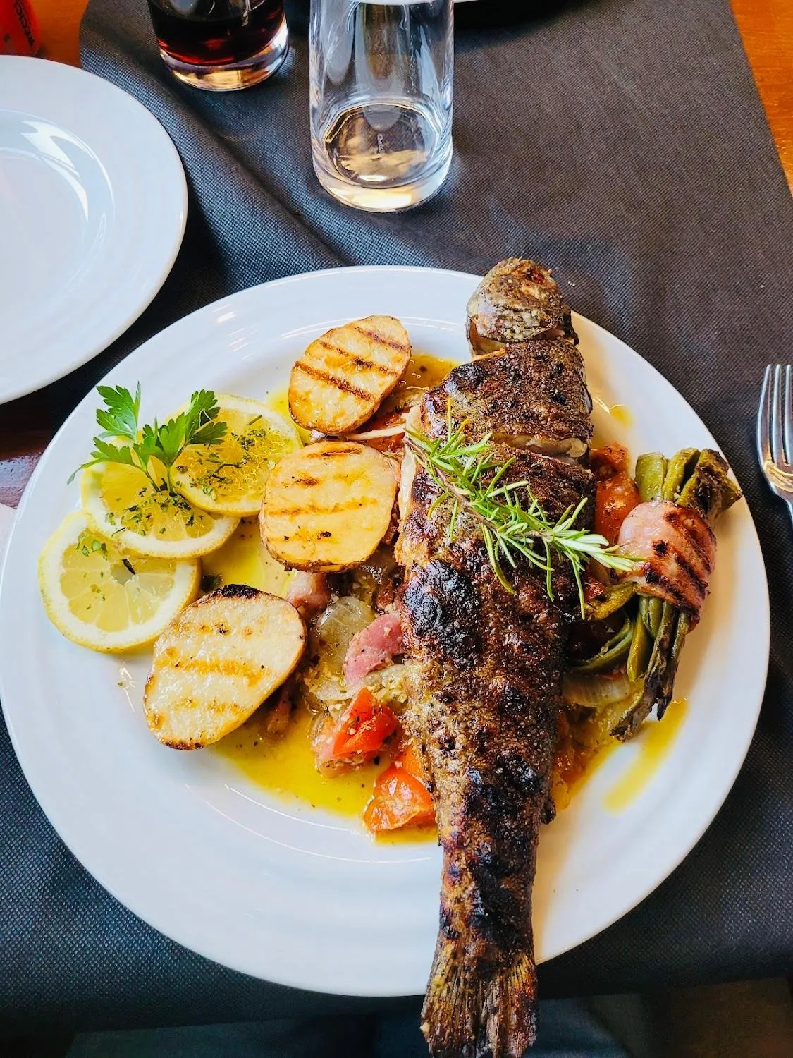 Restaurant/places to eat in Alfatima