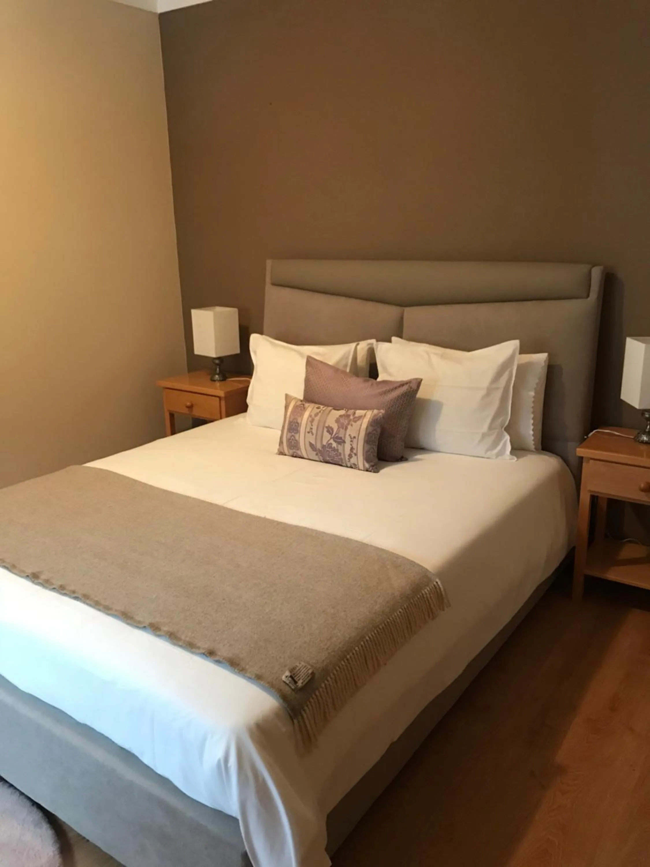 Property building, Bed in Alfatima