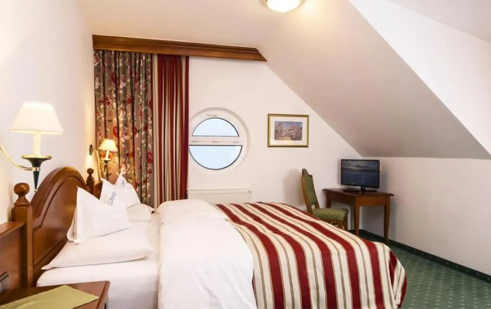 Bed in Alpenhotel St.Christoph