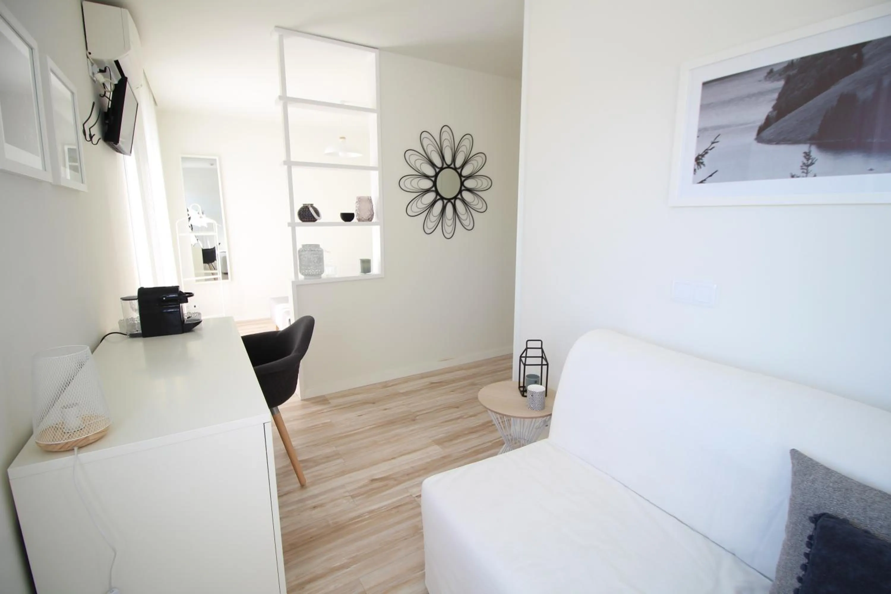 Living room in JR Studios & Suites I Rius I