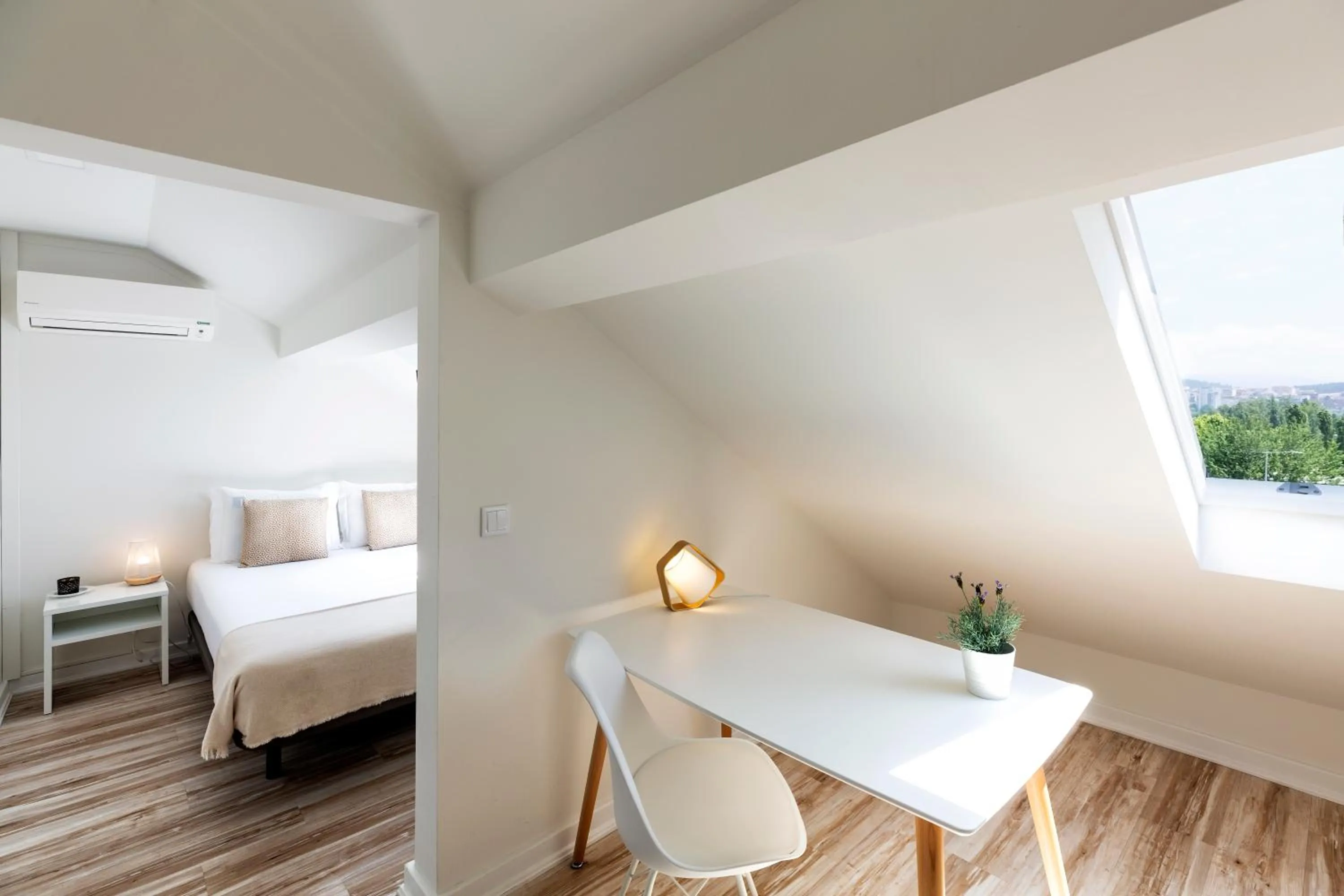 Bedroom, Bed in JR Studios & Suites I Rius I