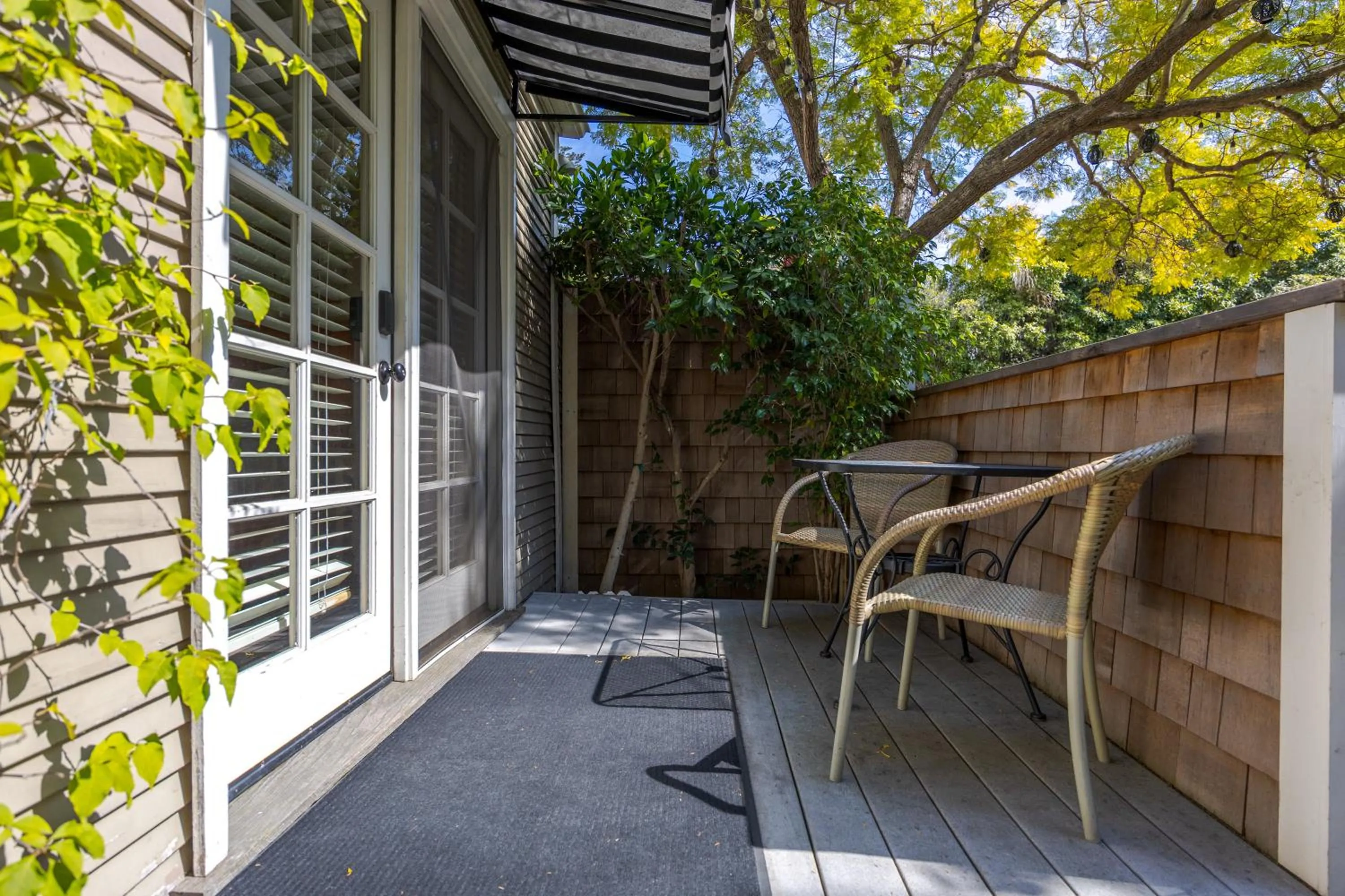 Patio in De La Vina Inn
