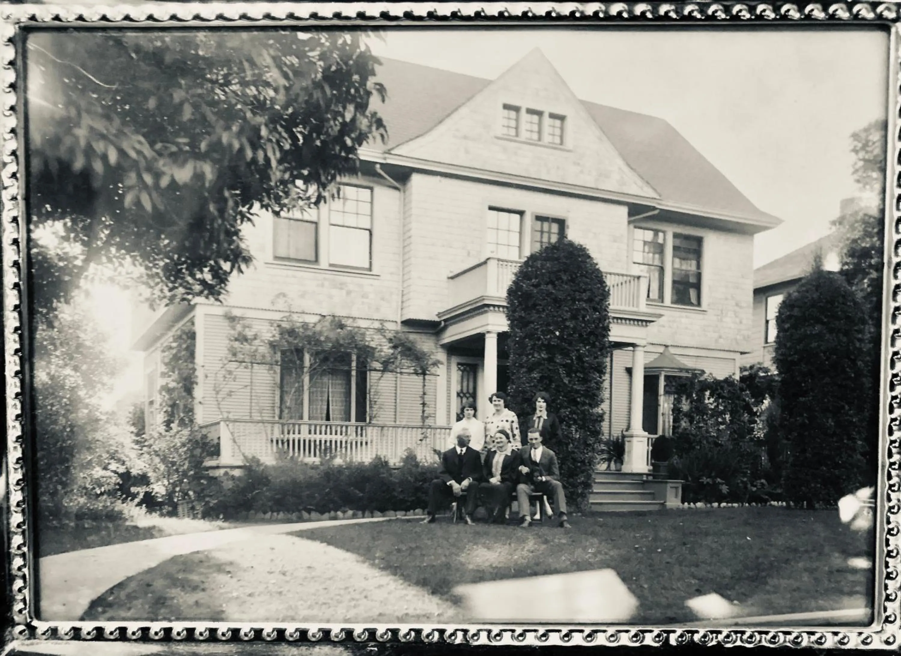 Property building in De La Vina Inn