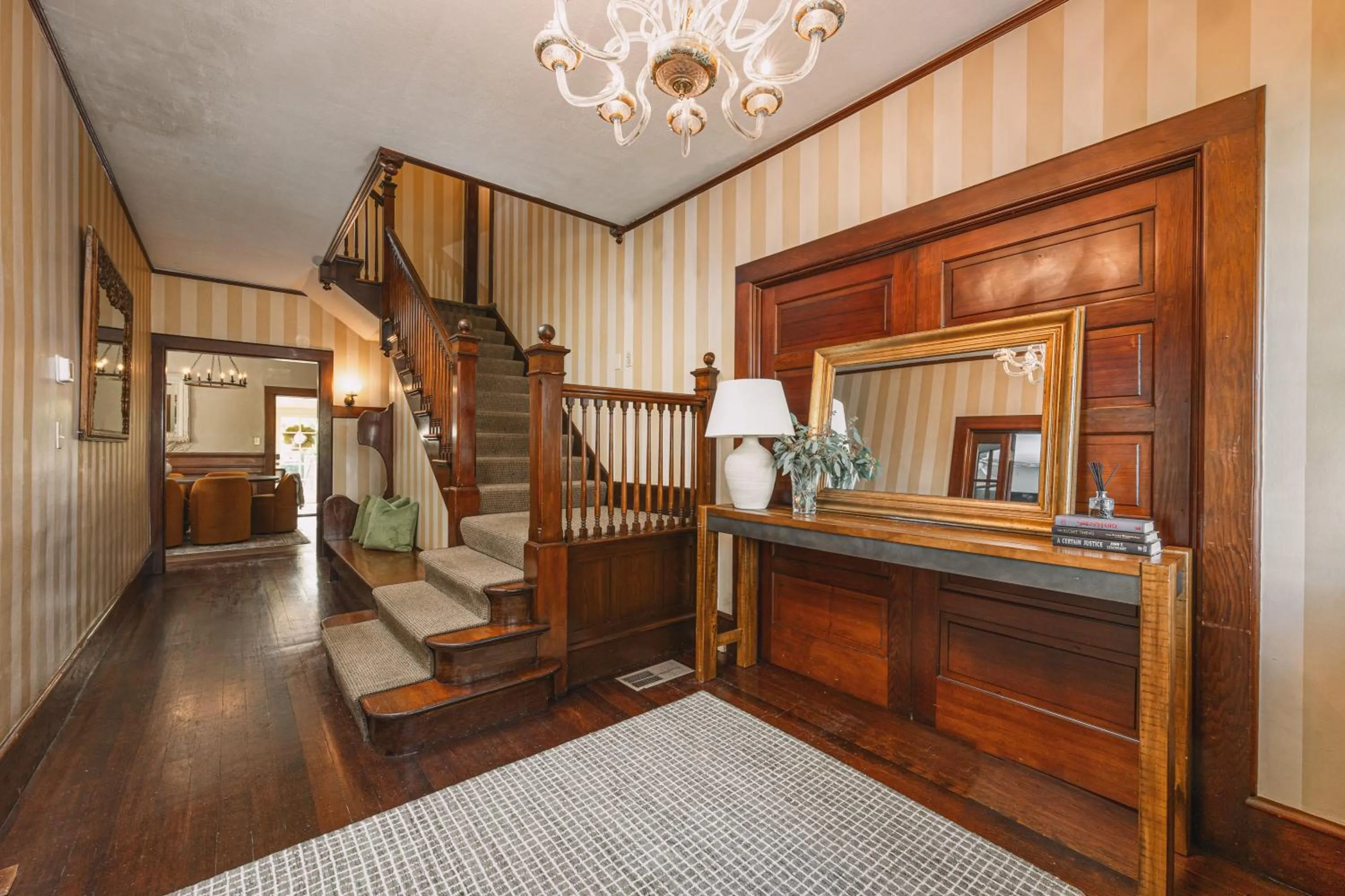 Property building in De La Vina Inn