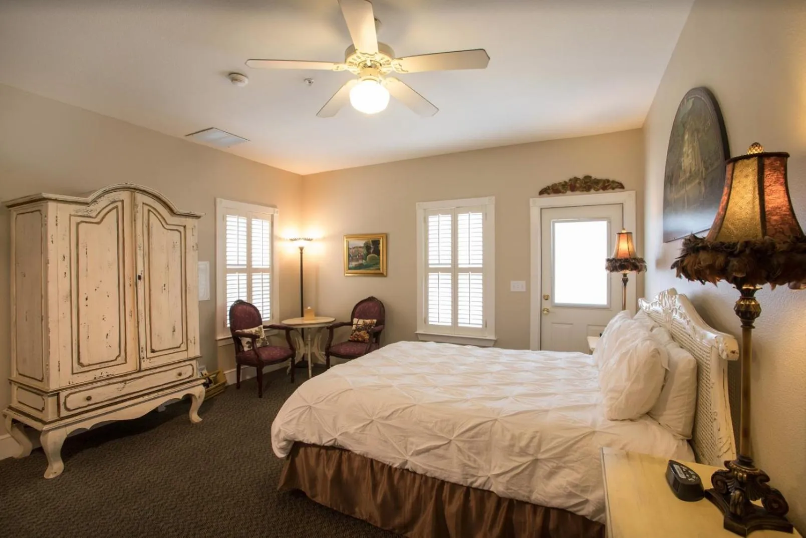 Bed in Gruene River Hotel & Retreat