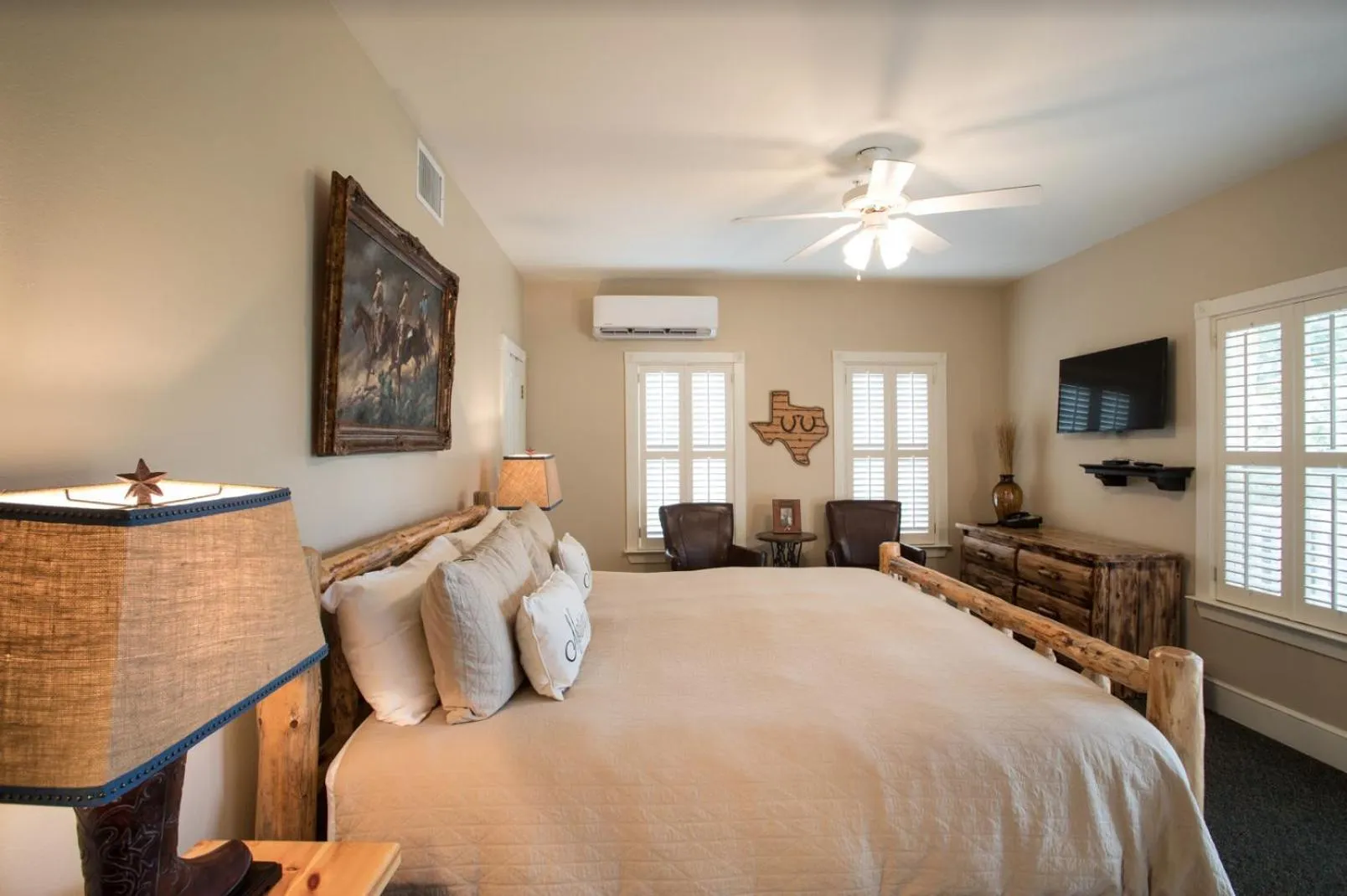 Bed in Gruene River Hotel & Retreat