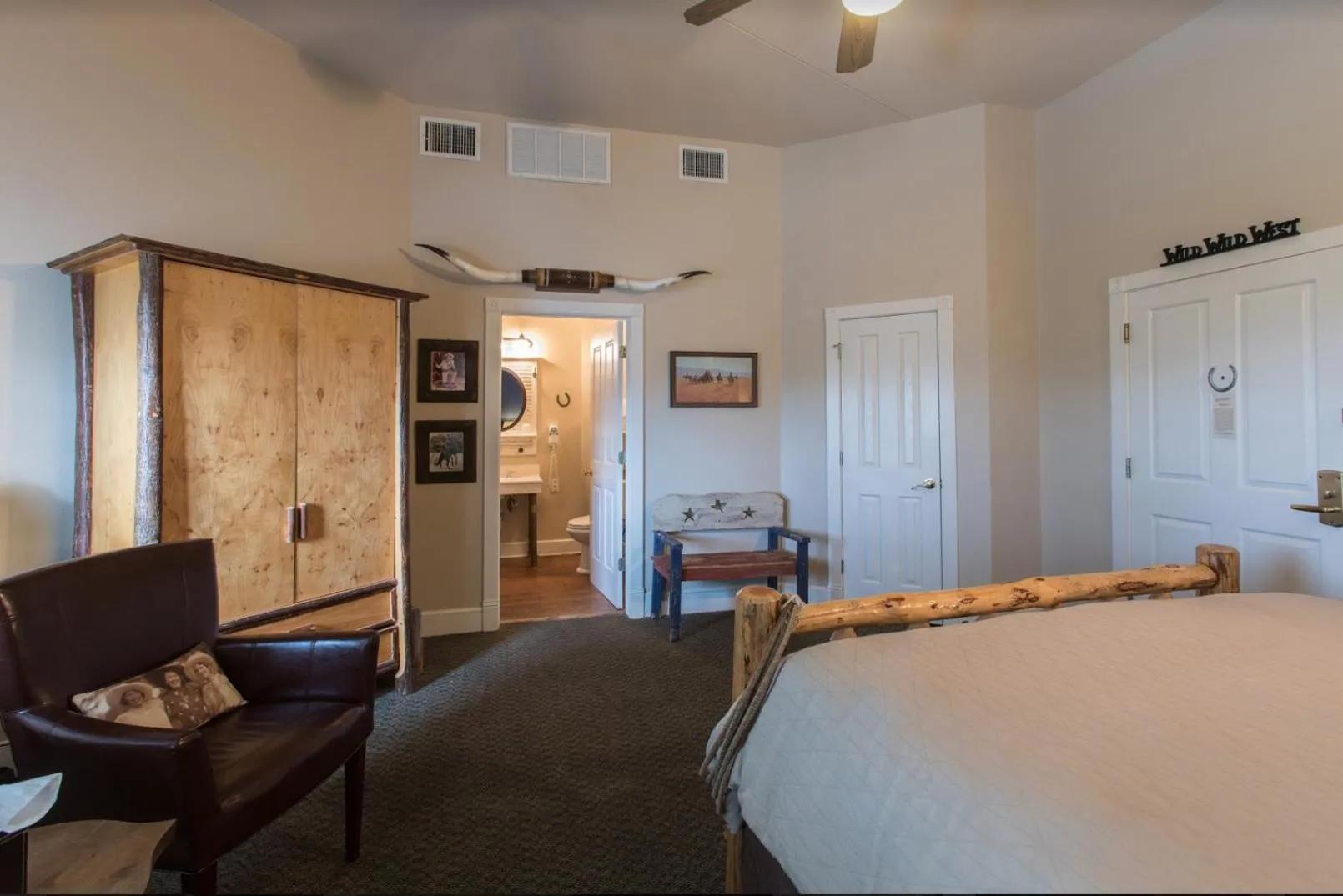 Bed in Gruene River Hotel & Retreat