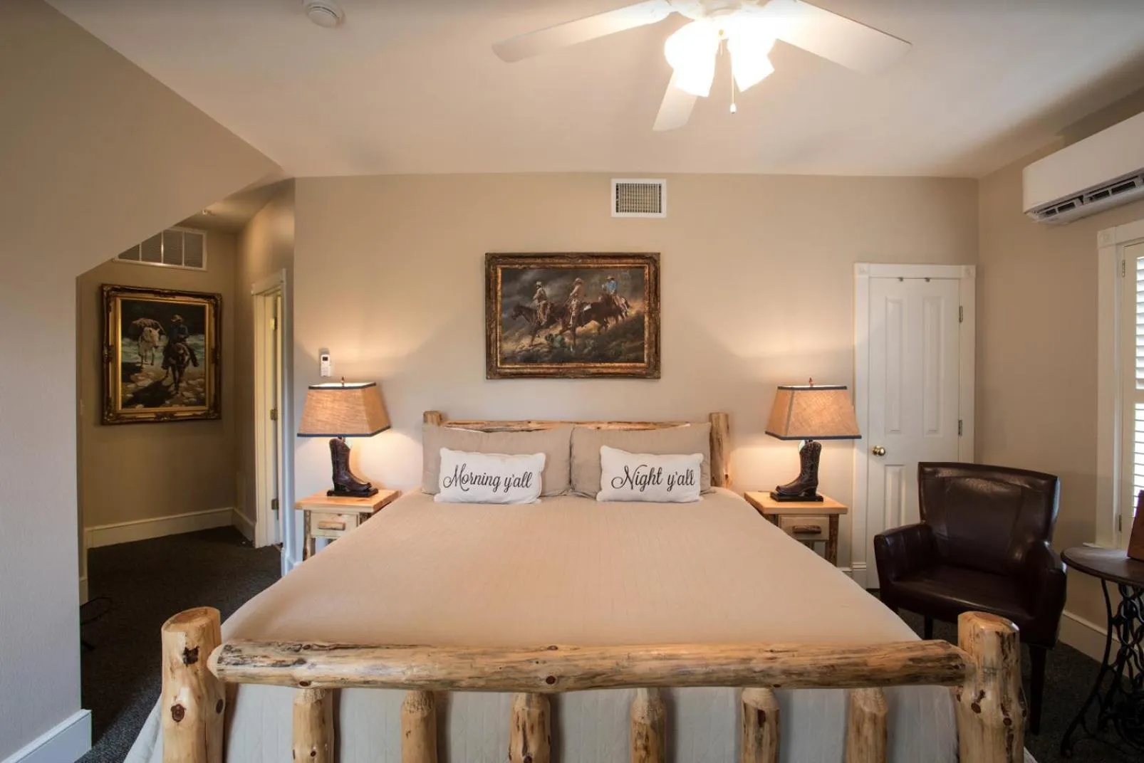 Bed in Gruene River Hotel & Retreat