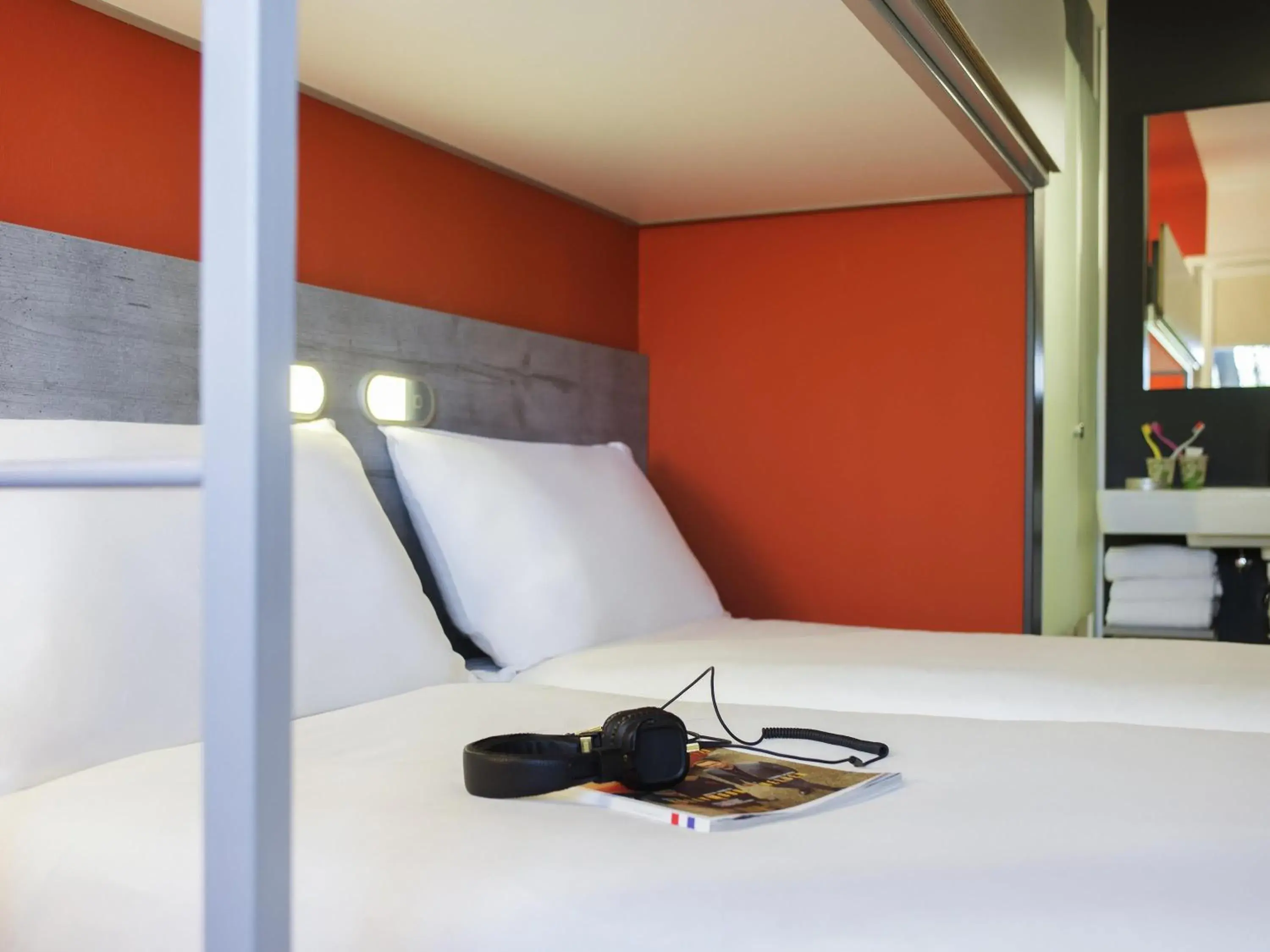 Bedroom, Bed in ibis budget Amsterdam Airport Bedroom, Bed in ibis budget Amsterdam Airport