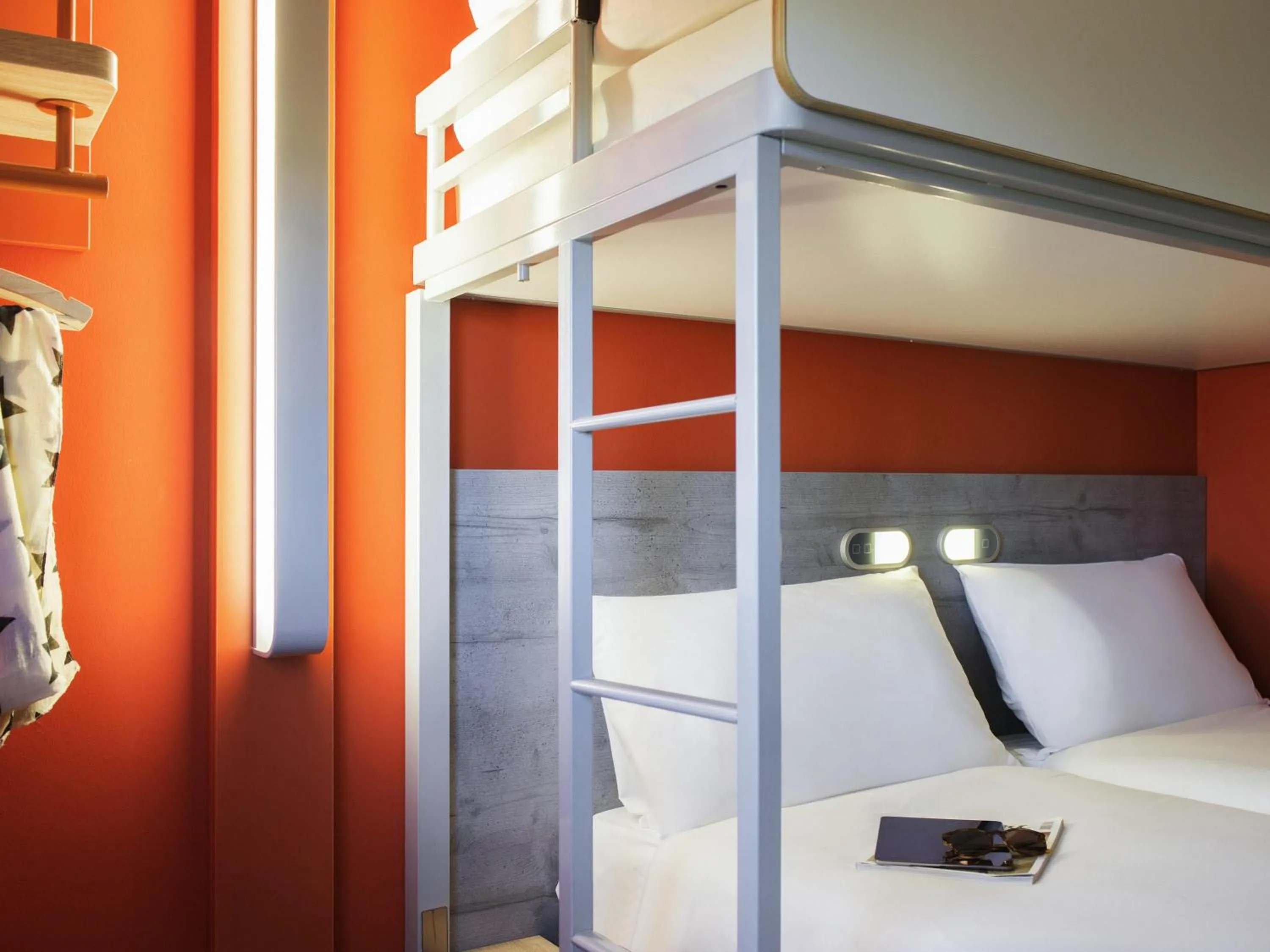 Bedroom, Bed in ibis budget Amsterdam Airport
