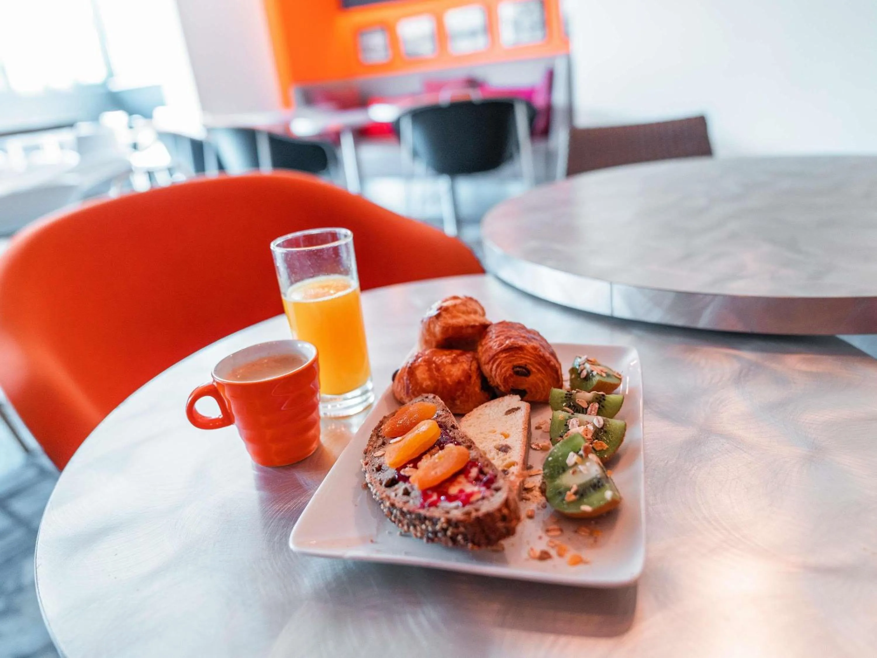 Breakfast in ibis Styles Paris Velizy