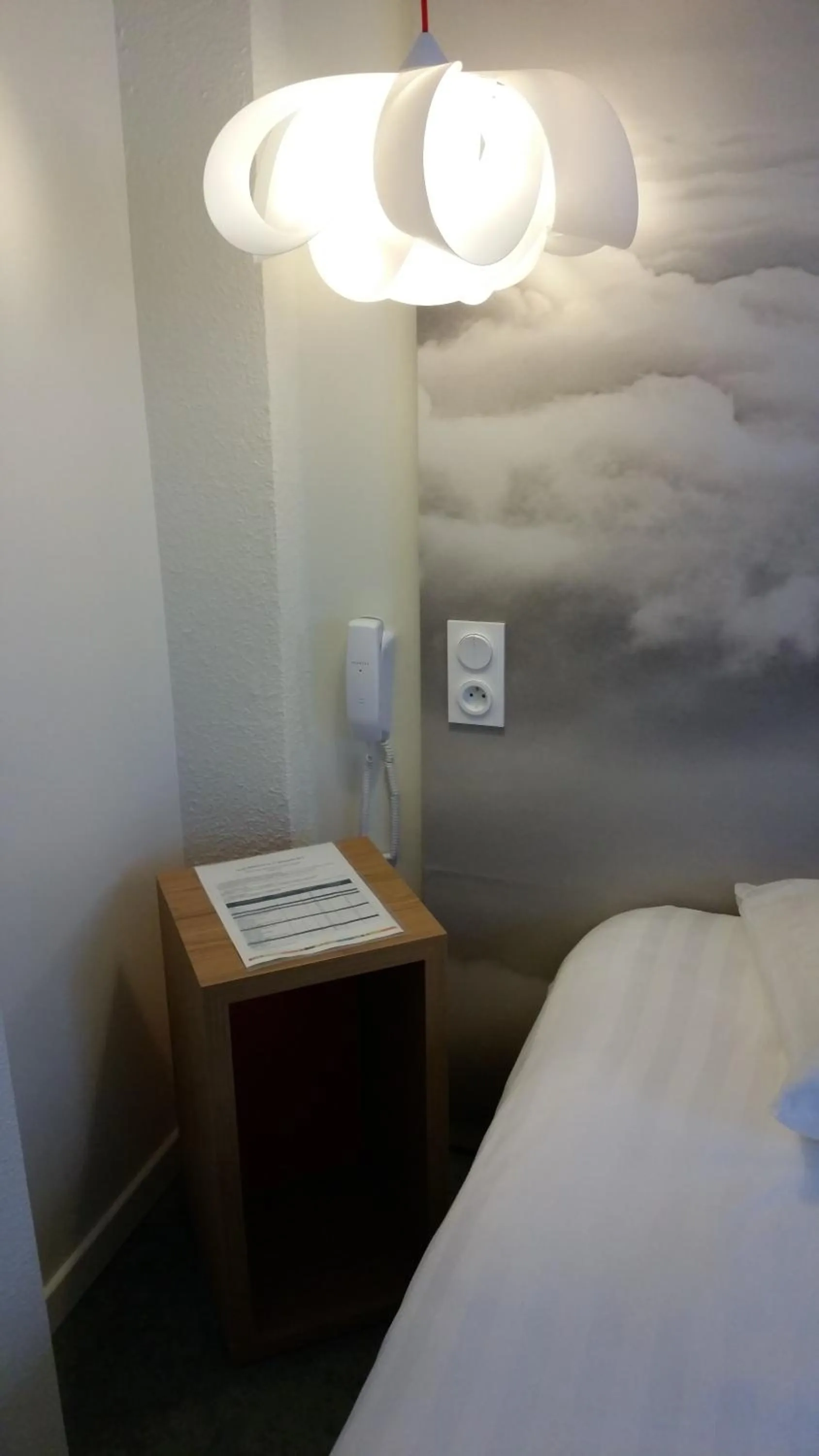 Bed in ibis Styles Paris Velizy