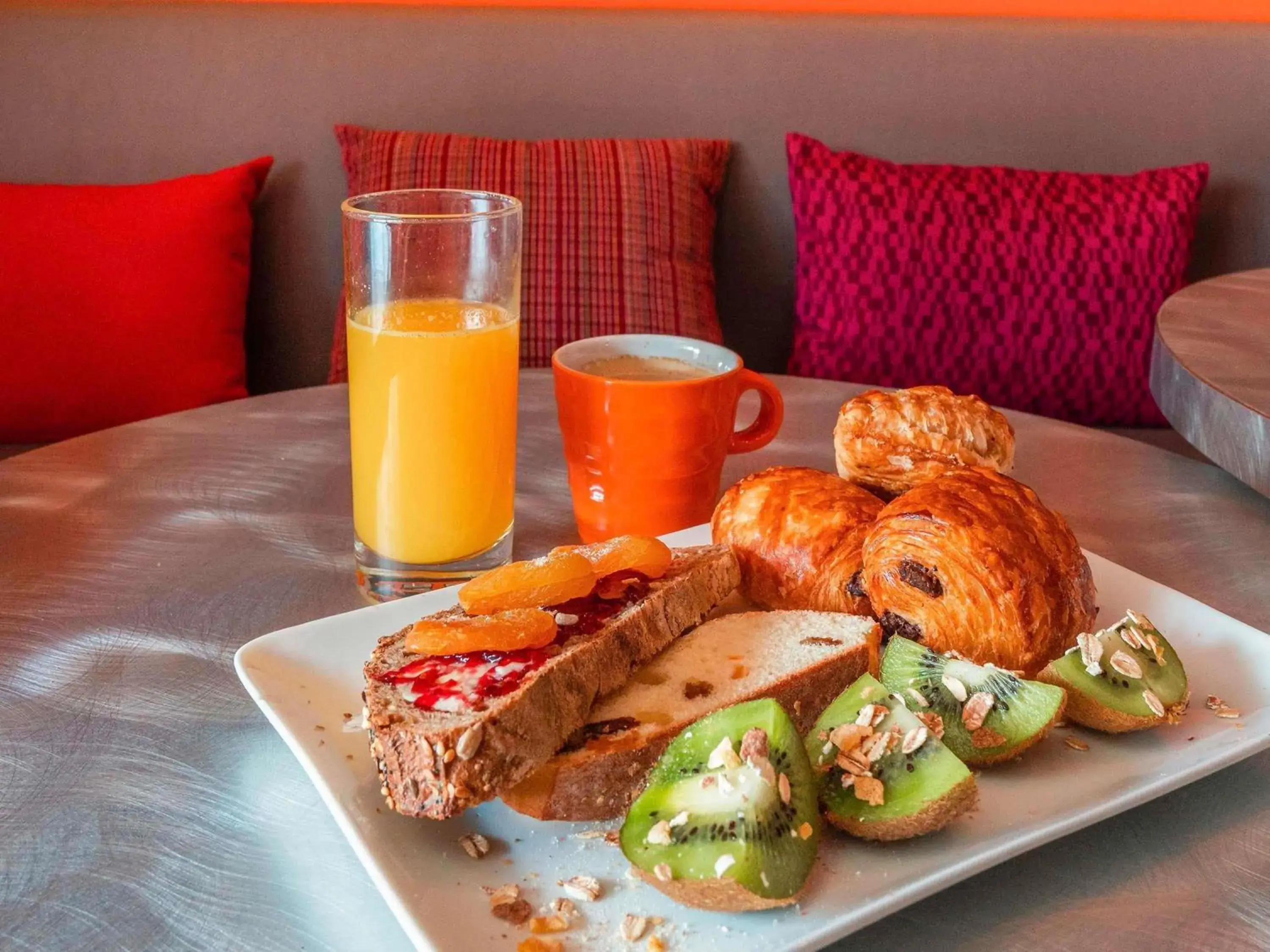 Restaurant/places to eat in ibis Styles Paris Velizy Restaurant/places to eat in ibis Styles Paris Velizy