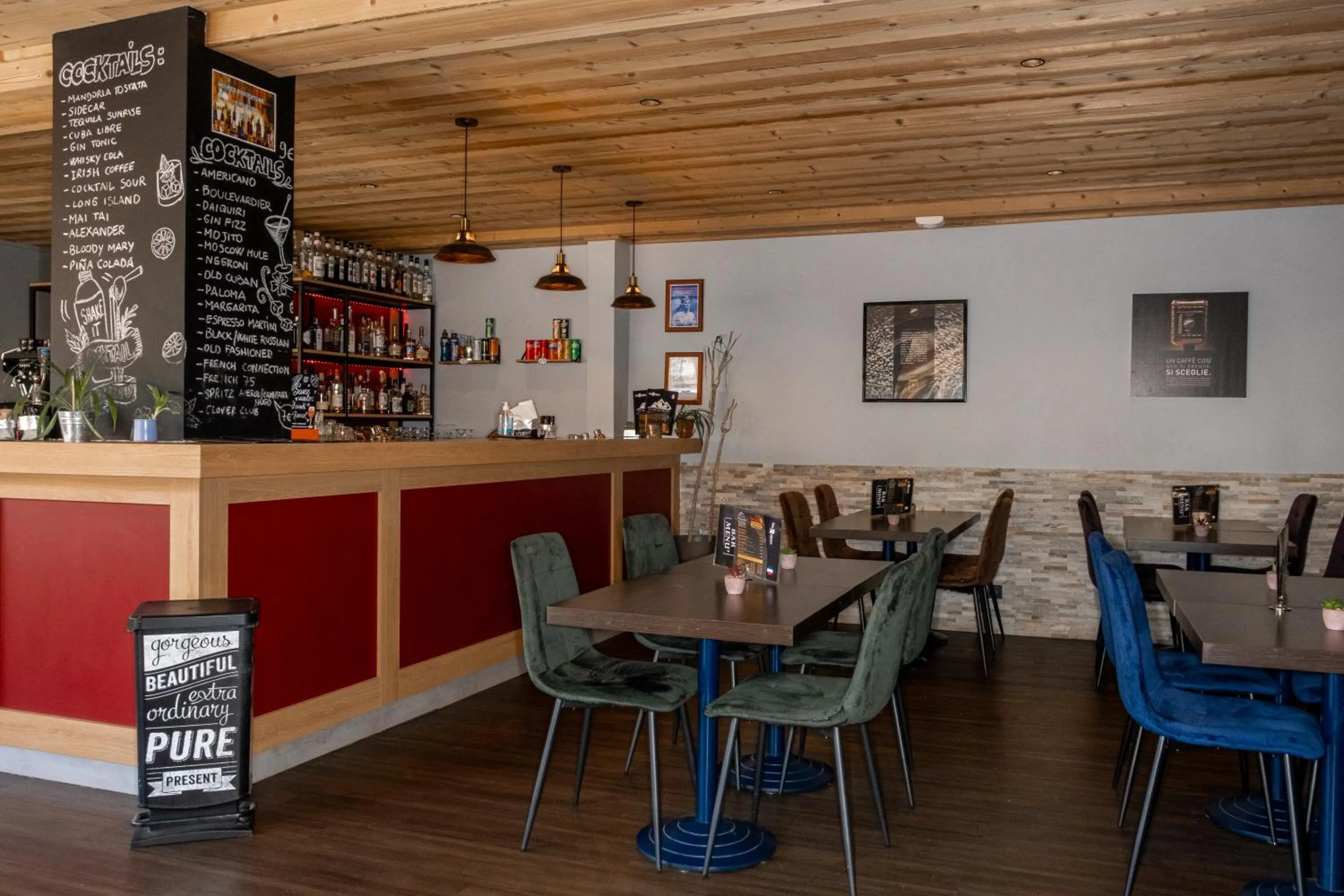 Lounge or bar in Atmosphere Hotel