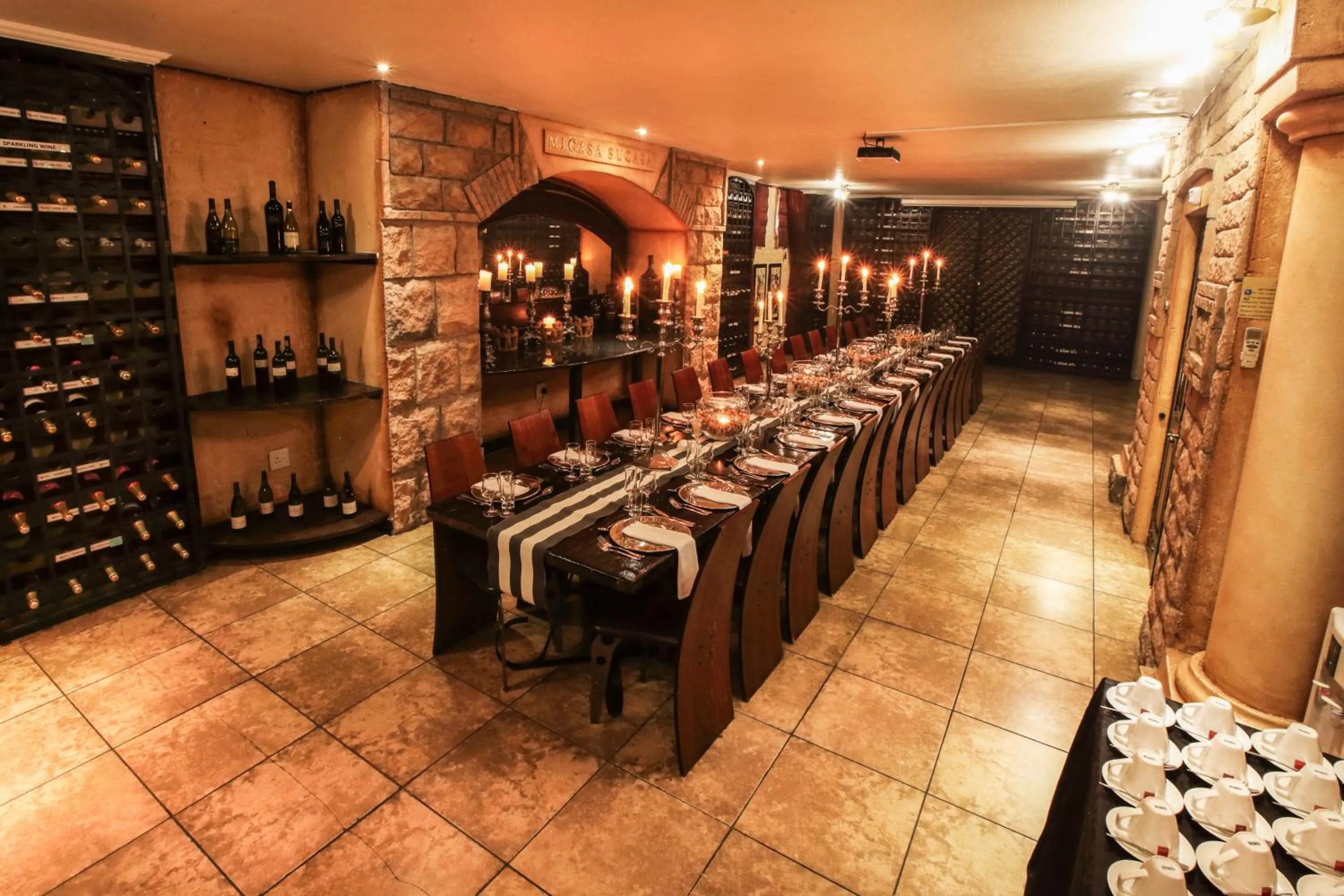 Restaurant/places to eat in Casa Toscana Lodge