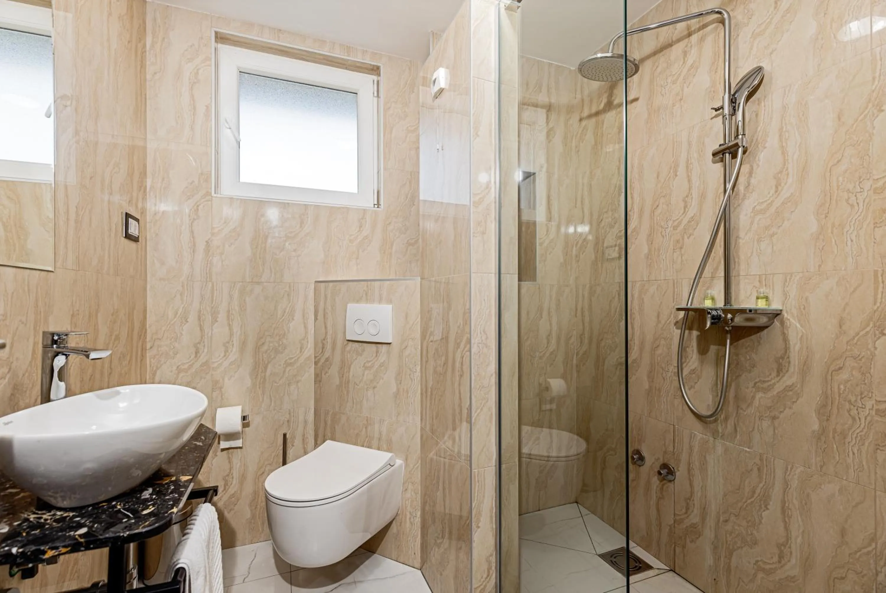 Shower in ForS Resort & Spa