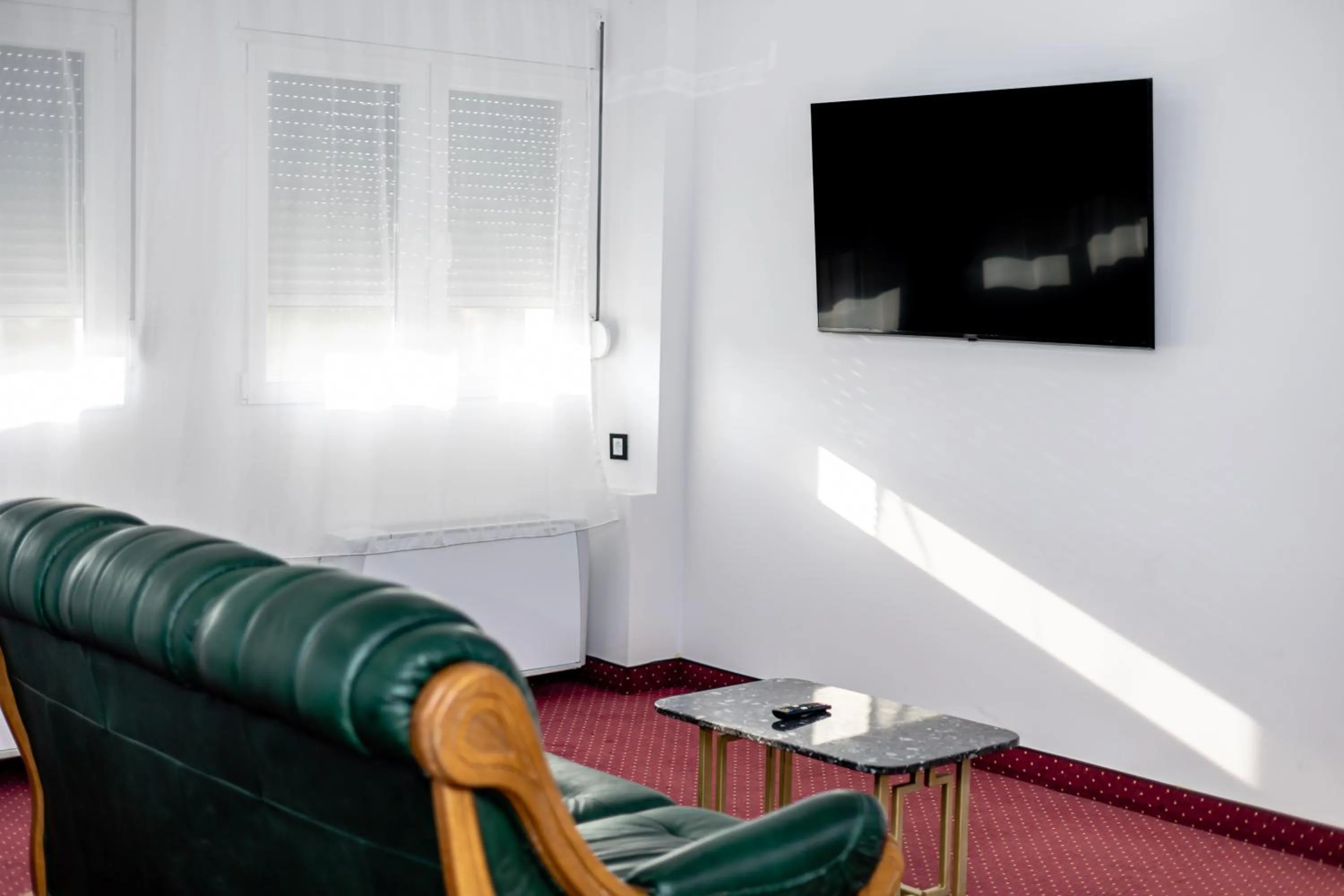 TV and multimedia in ForS Resort & Spa