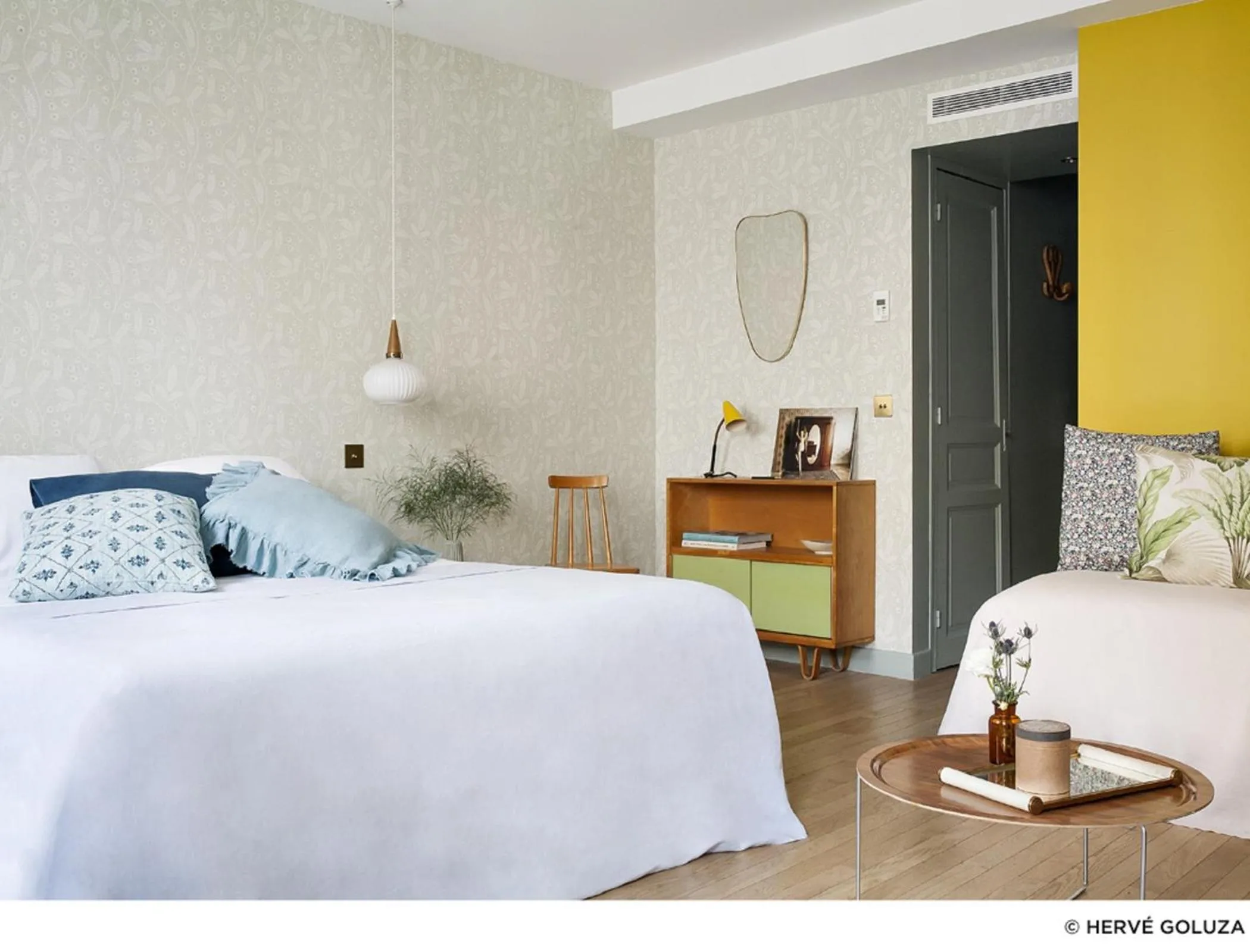 Photo of the whole room, Bed in Hôtel Henriette