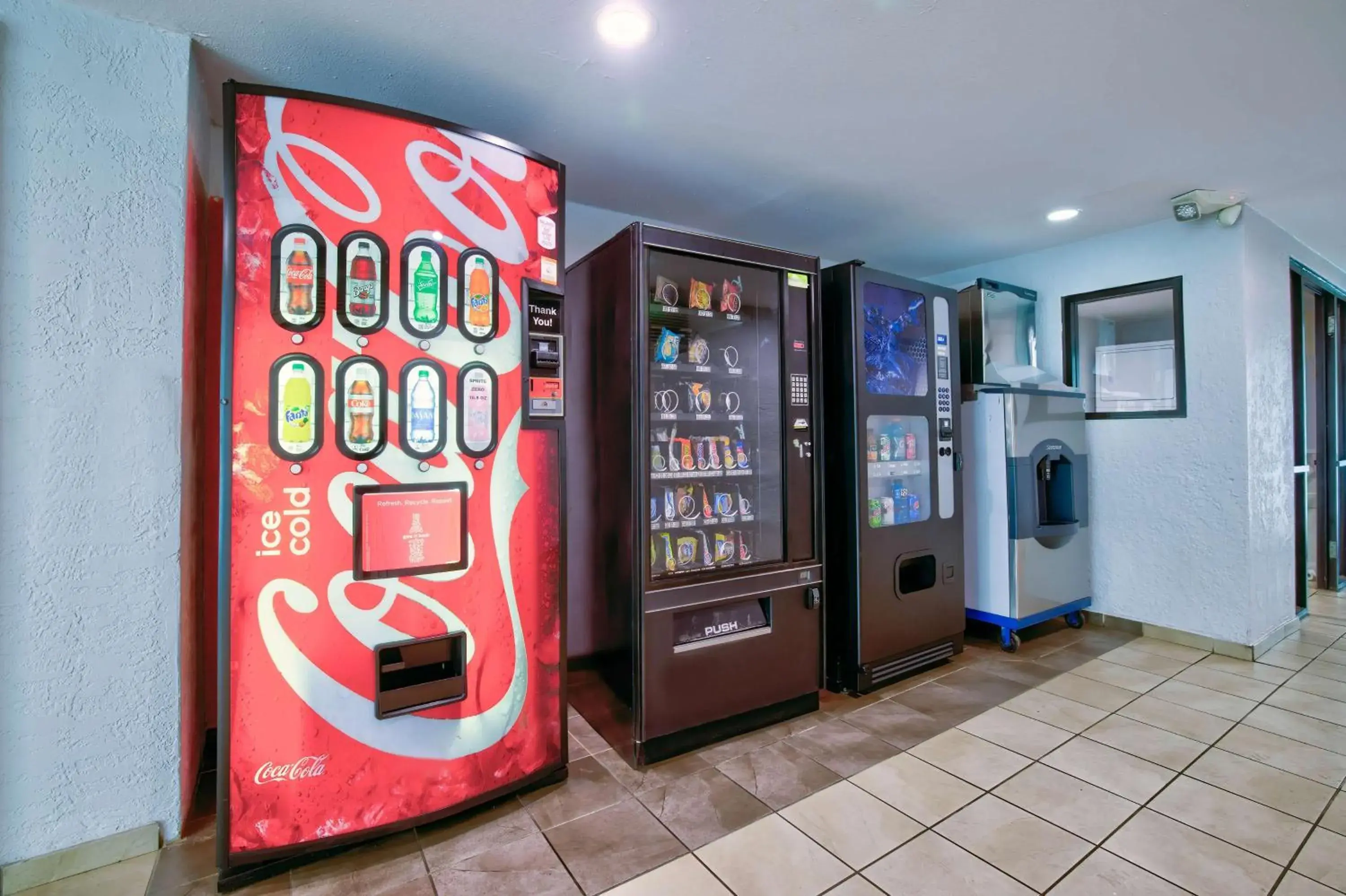 Property building in Motel 6-Jackson, MS Property building in Motel 6-Jackson, MS