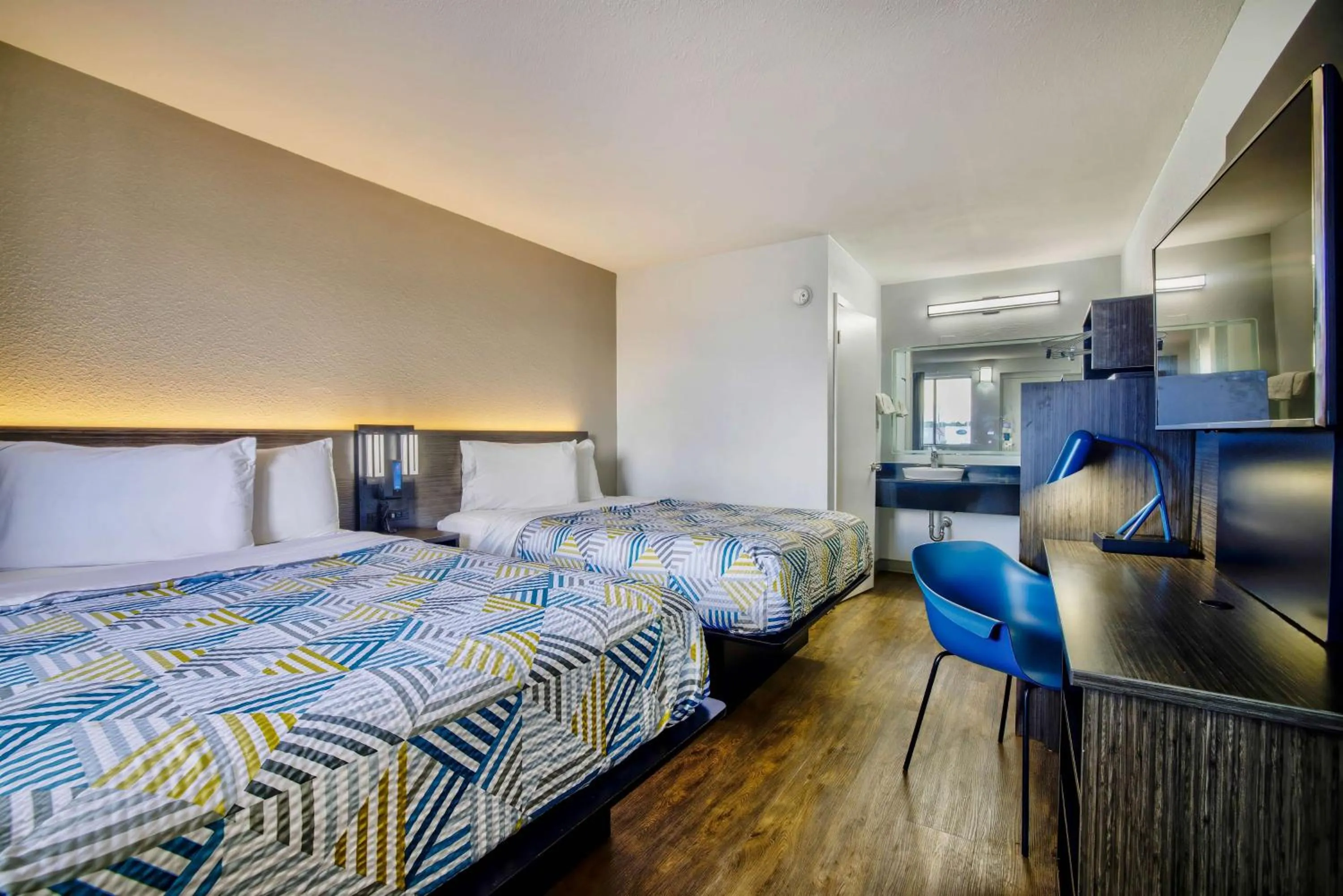 Bedroom, Bed in Motel 6-Jackson, MS