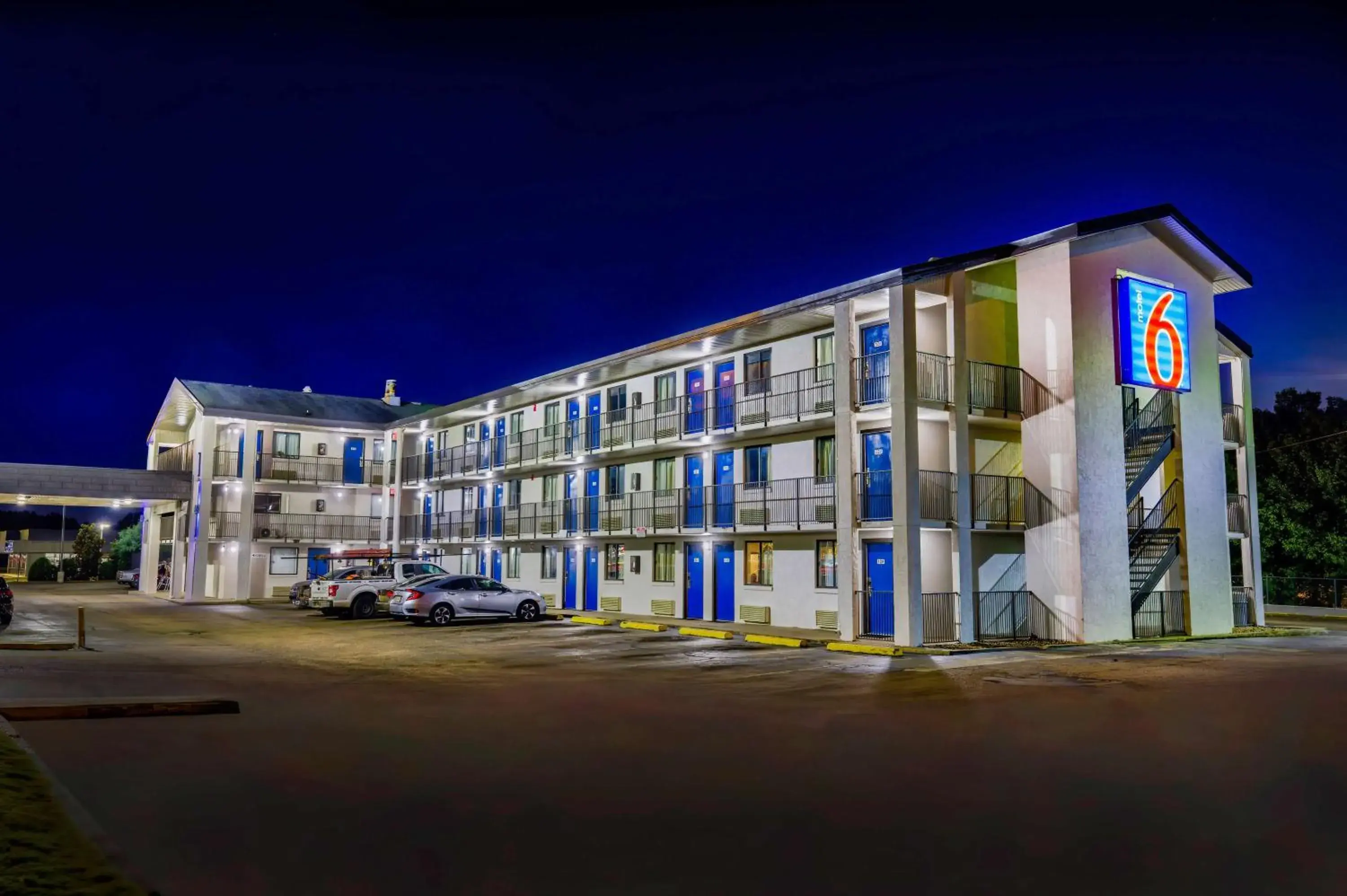 Property building in Motel 6-Jackson, MS Property building in Motel 6-Jackson, MS