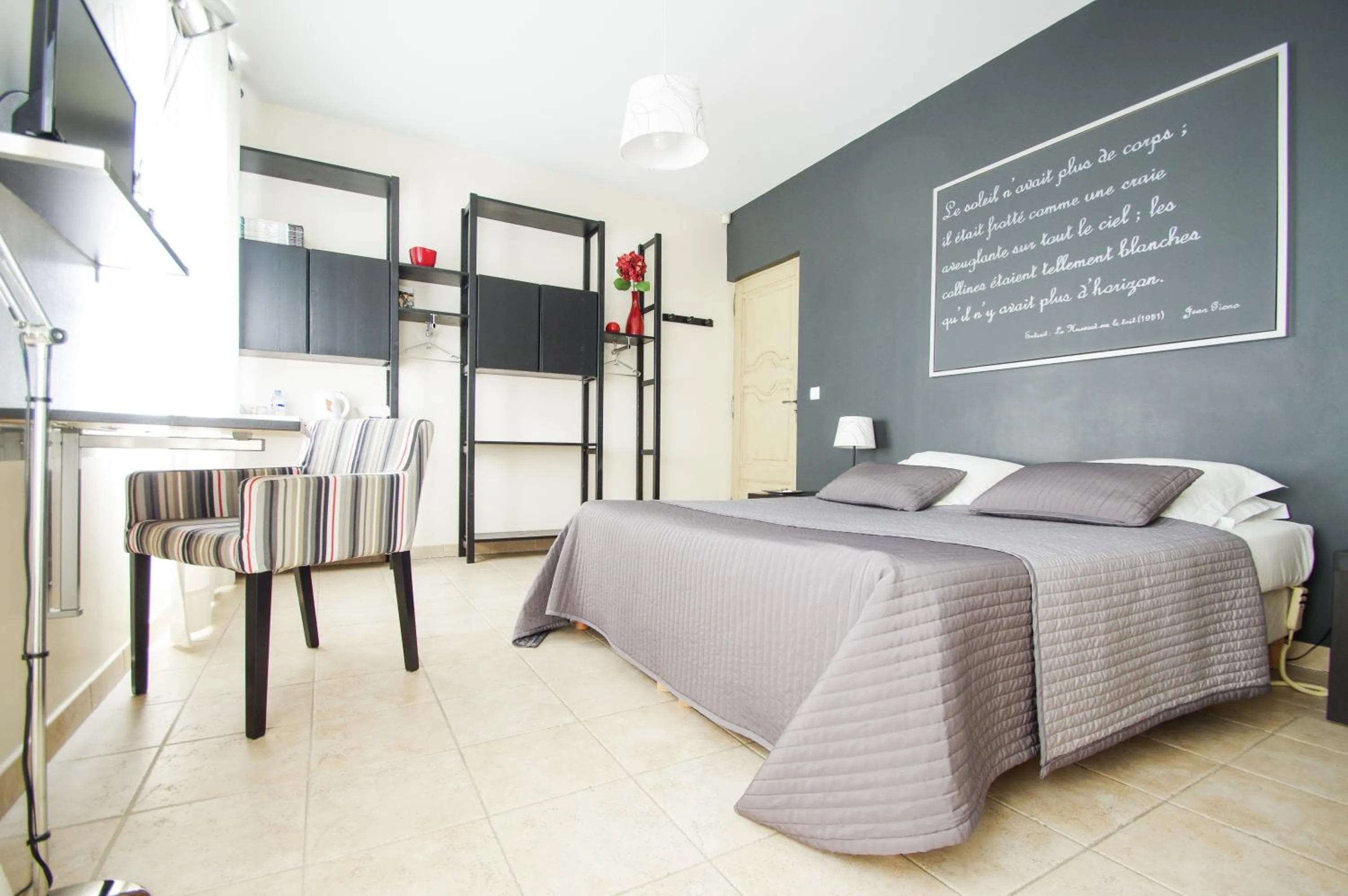 Bed in La Bastide Tara