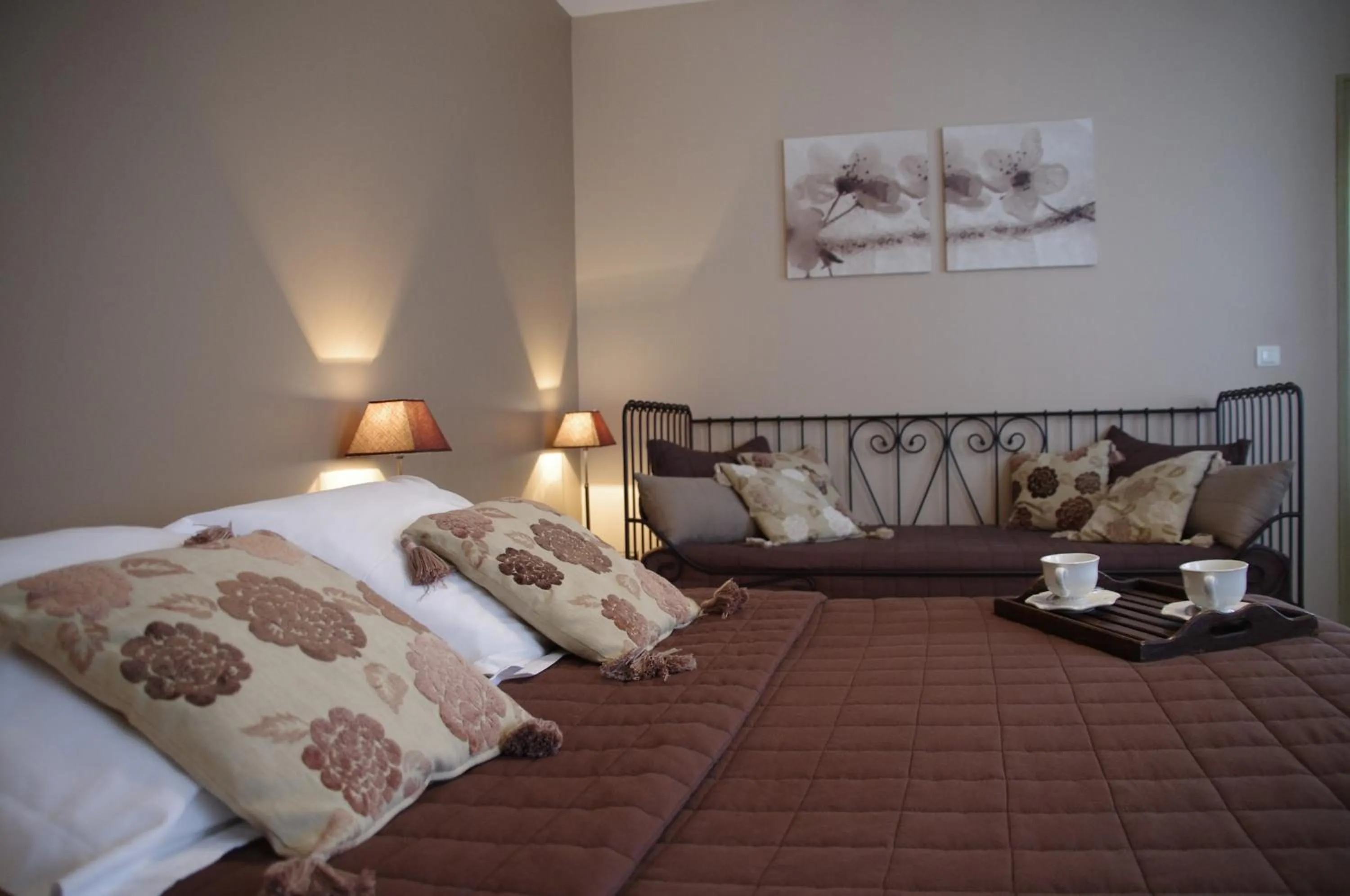 Bed in La Bastide Tara