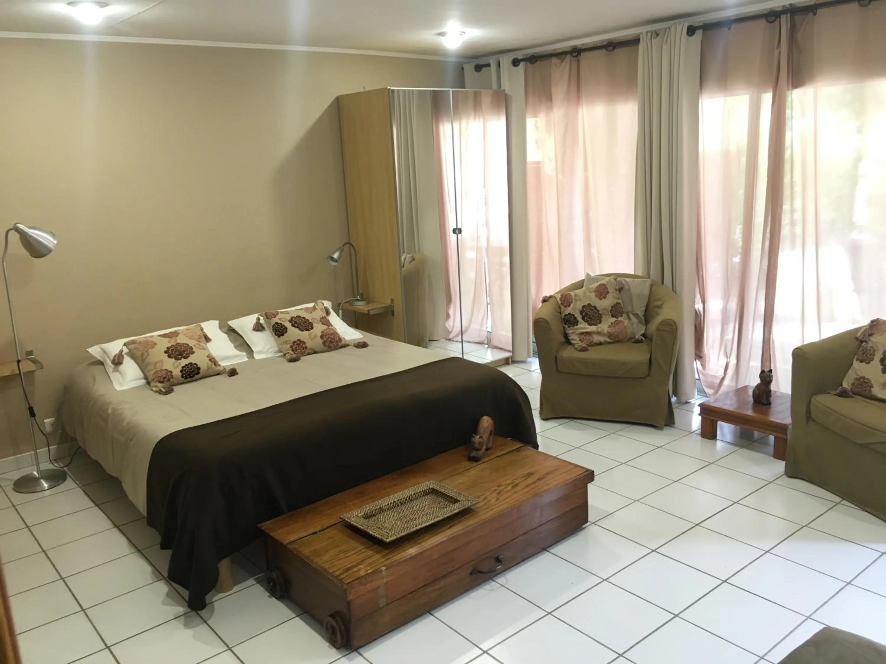 Photo of the whole room, Bed in La Bastide Tara