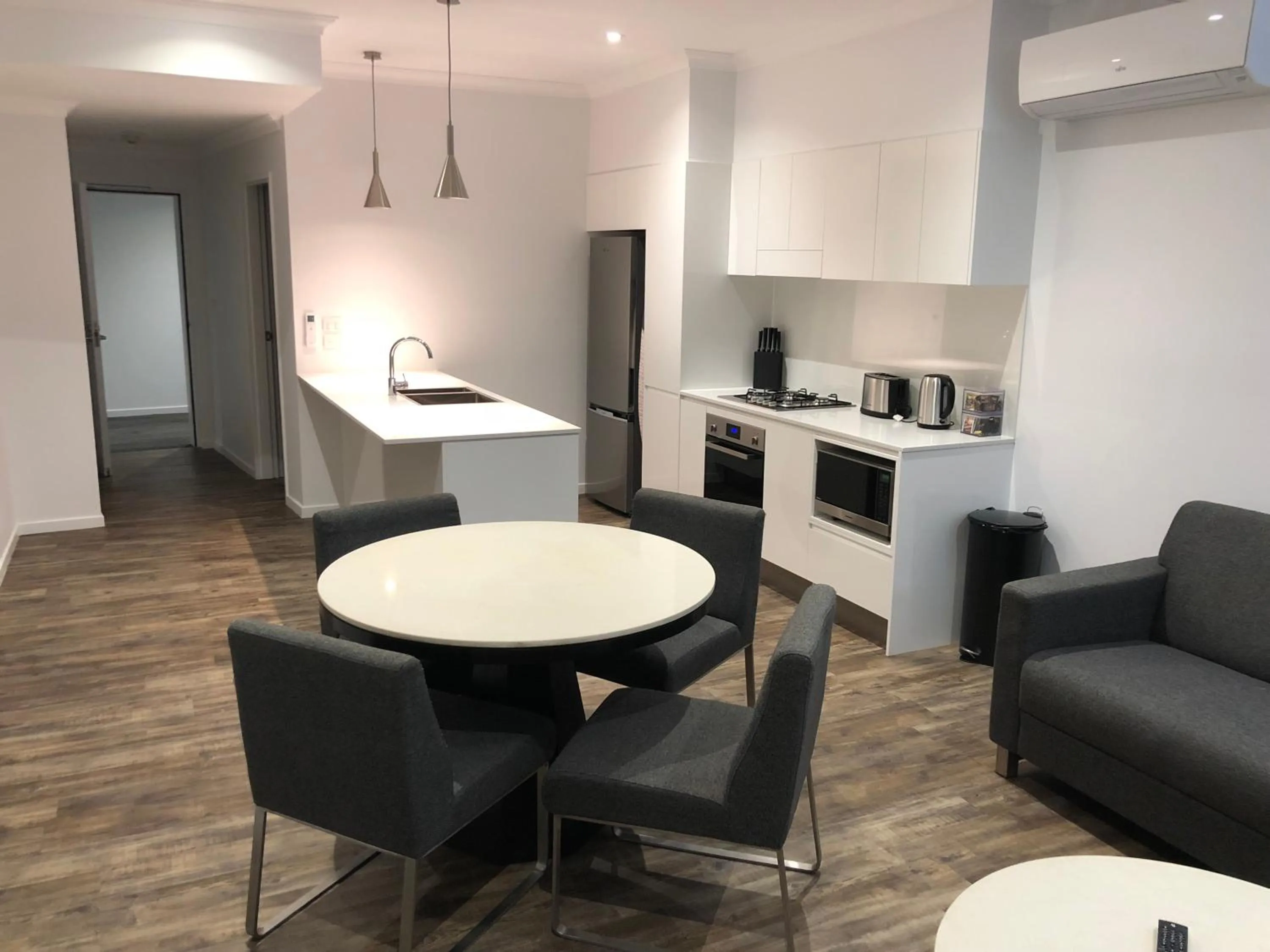 Coffee/tea facilities in Quattro On Young