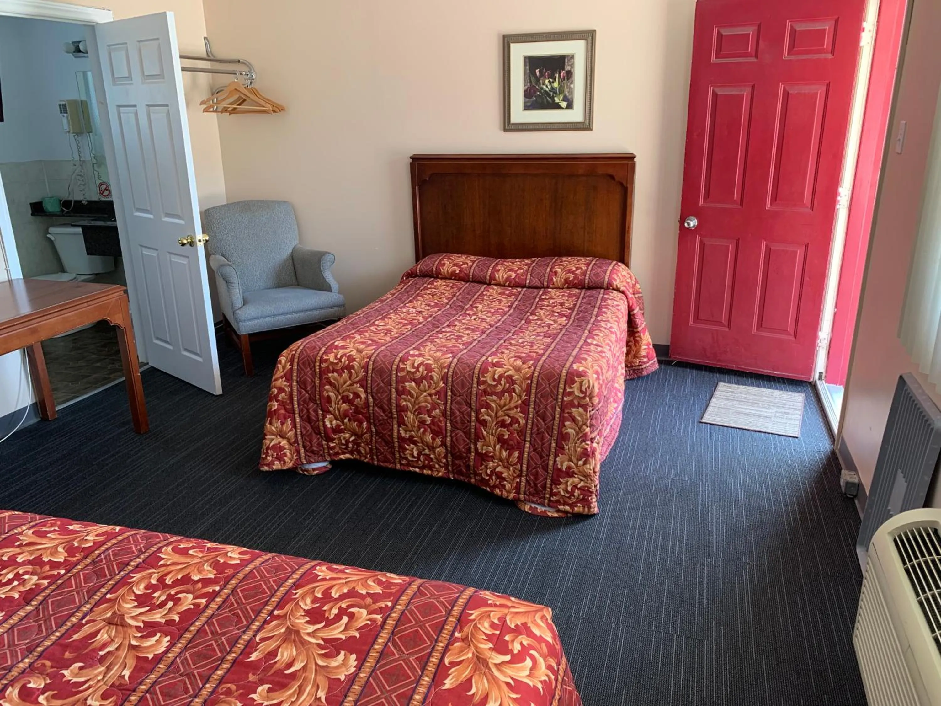 Bedroom, Bed in The Silver Birch Motel