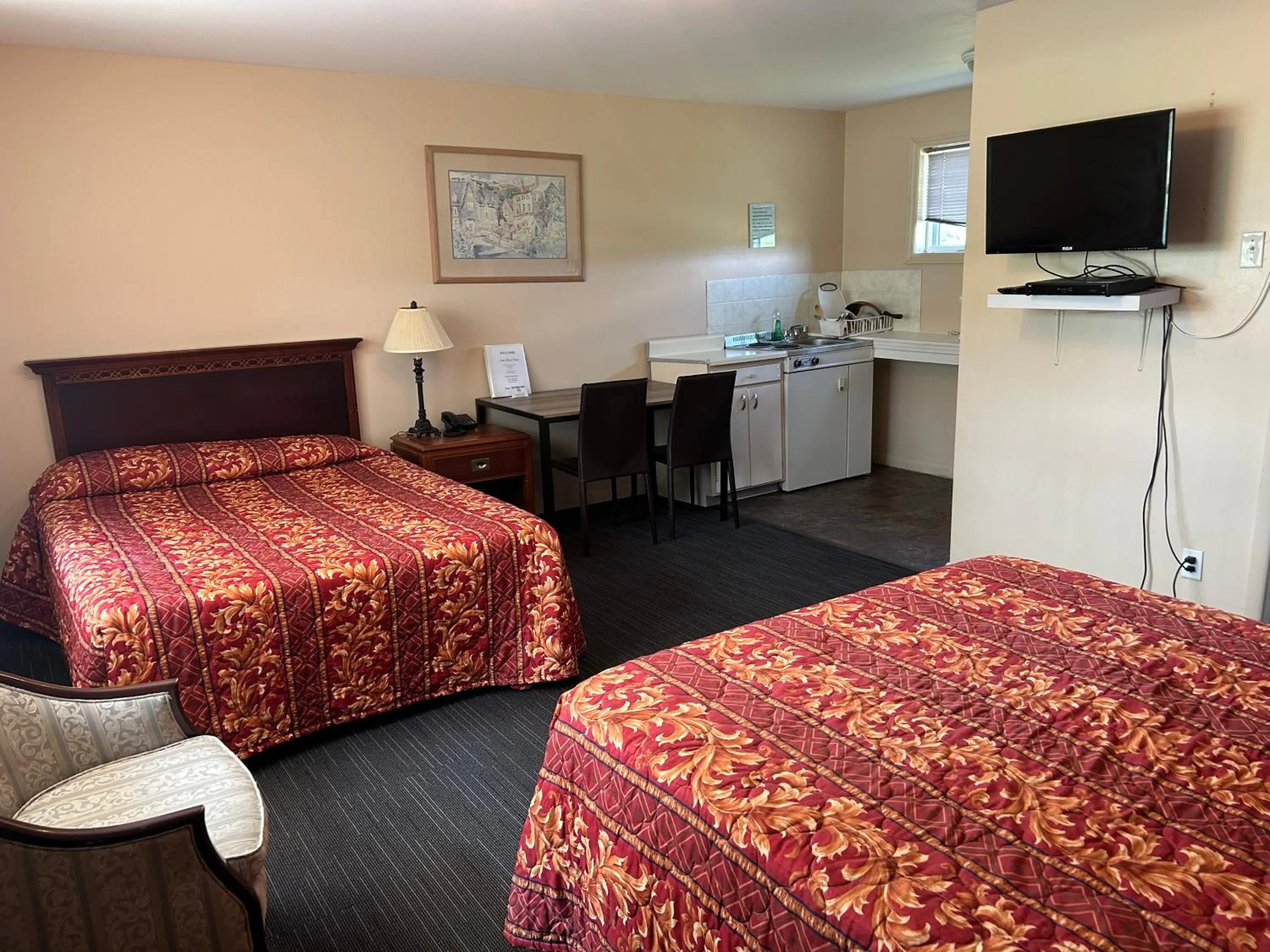 Bedroom, Bed in The Silver Birch Motel