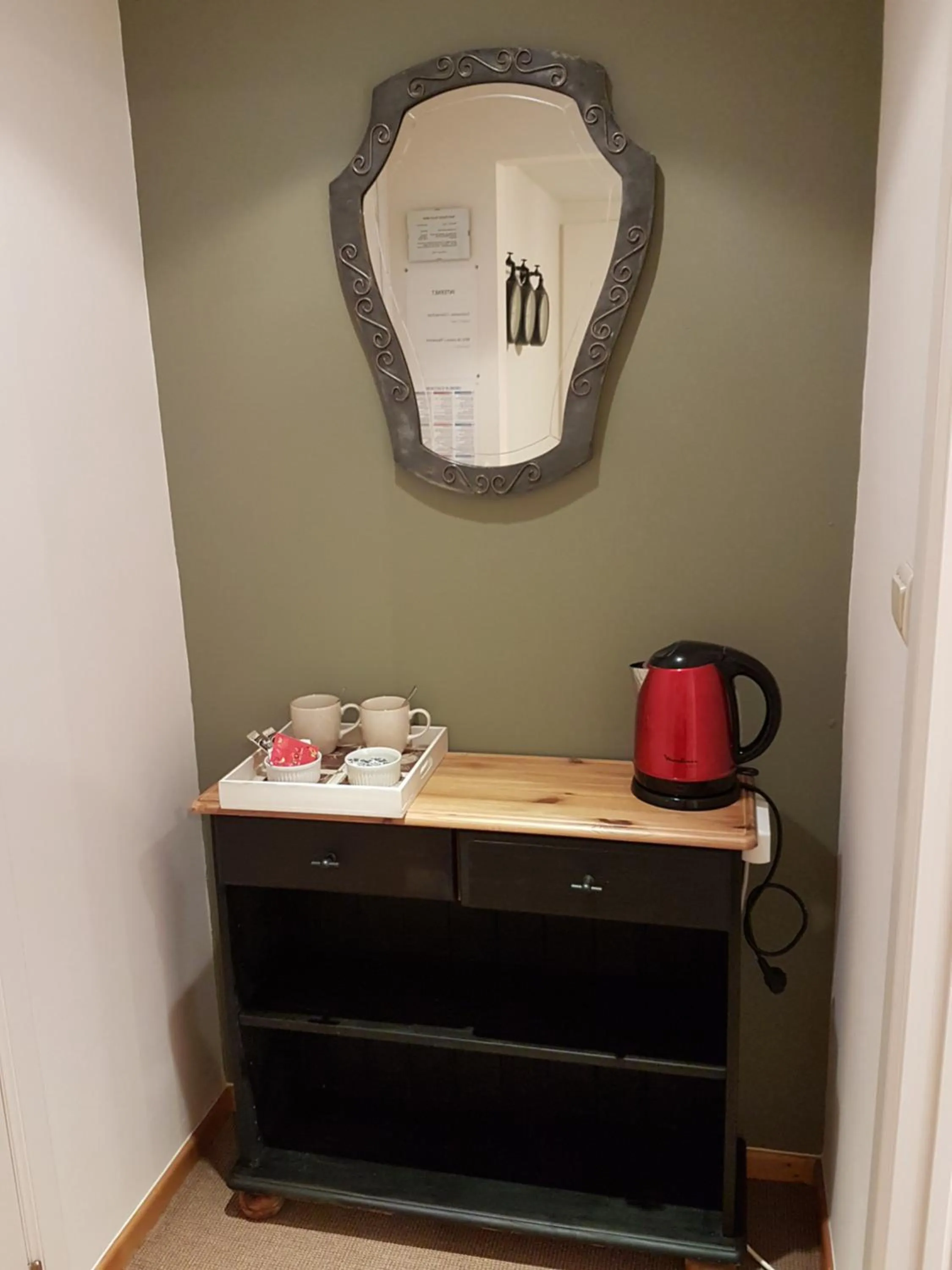 Coffee/tea facilities in Brigitte & Alain