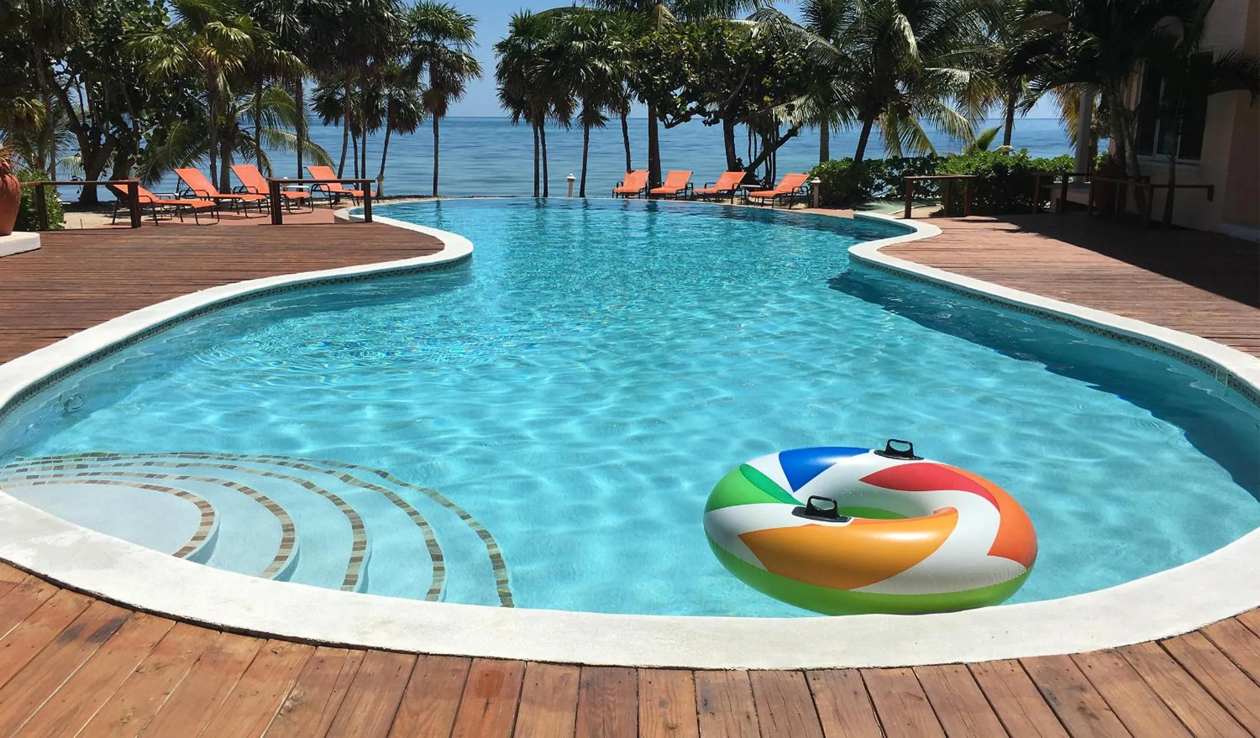 Swimming pool in Laru Beya Resort