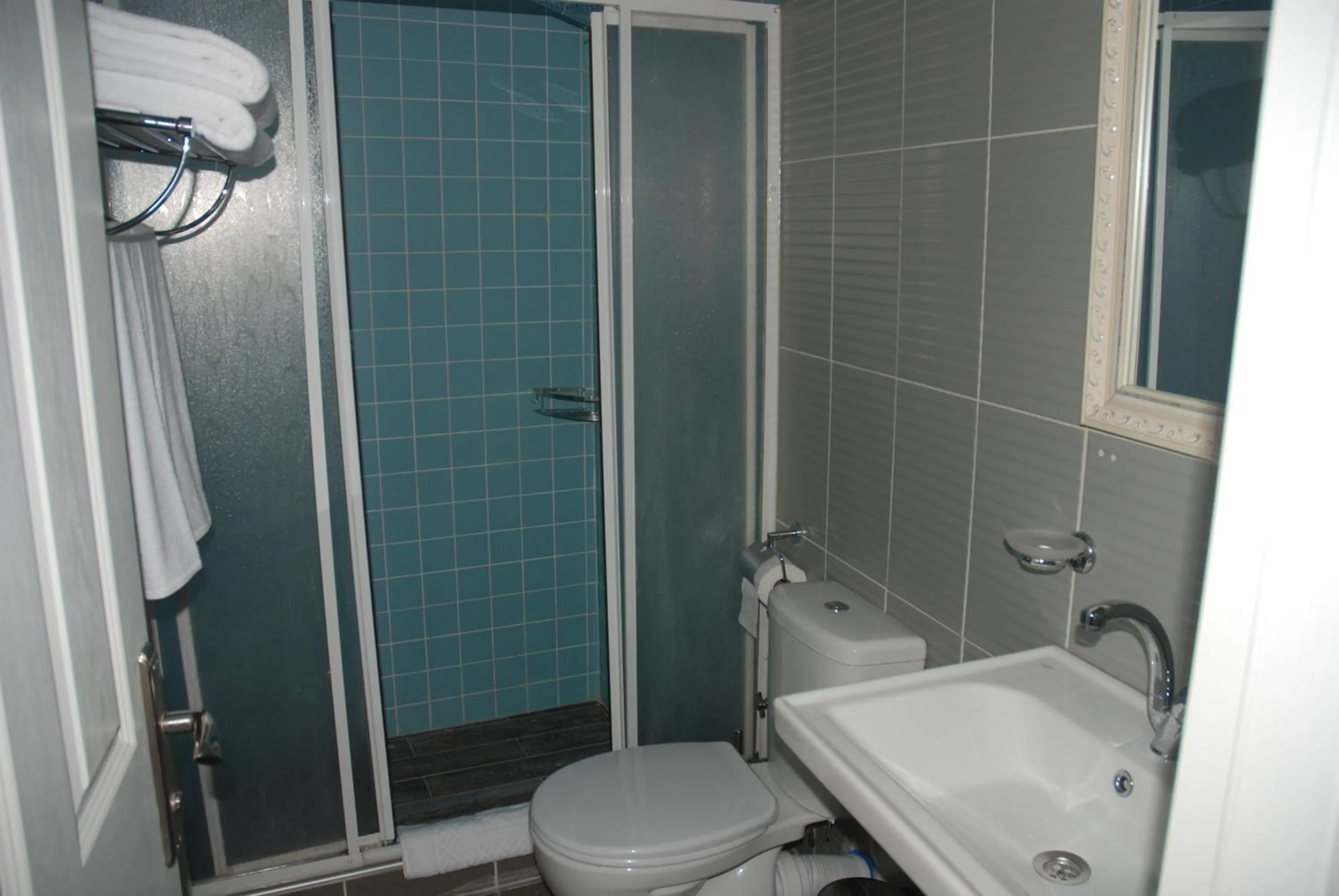 Shower in La Mer Boutique Hotel