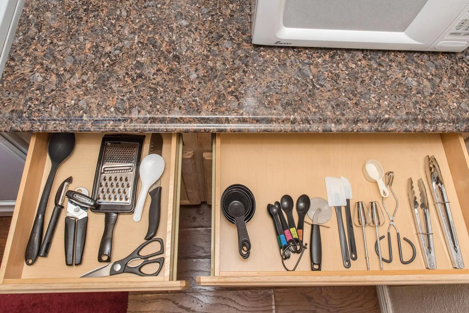 Kitchen or kitchenette in Mountain Song