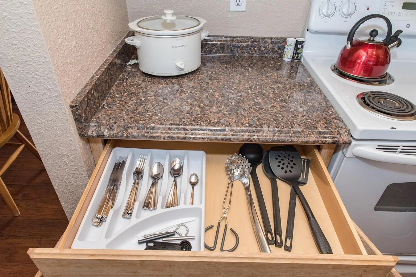 Kitchen or kitchenette in Mountain Song