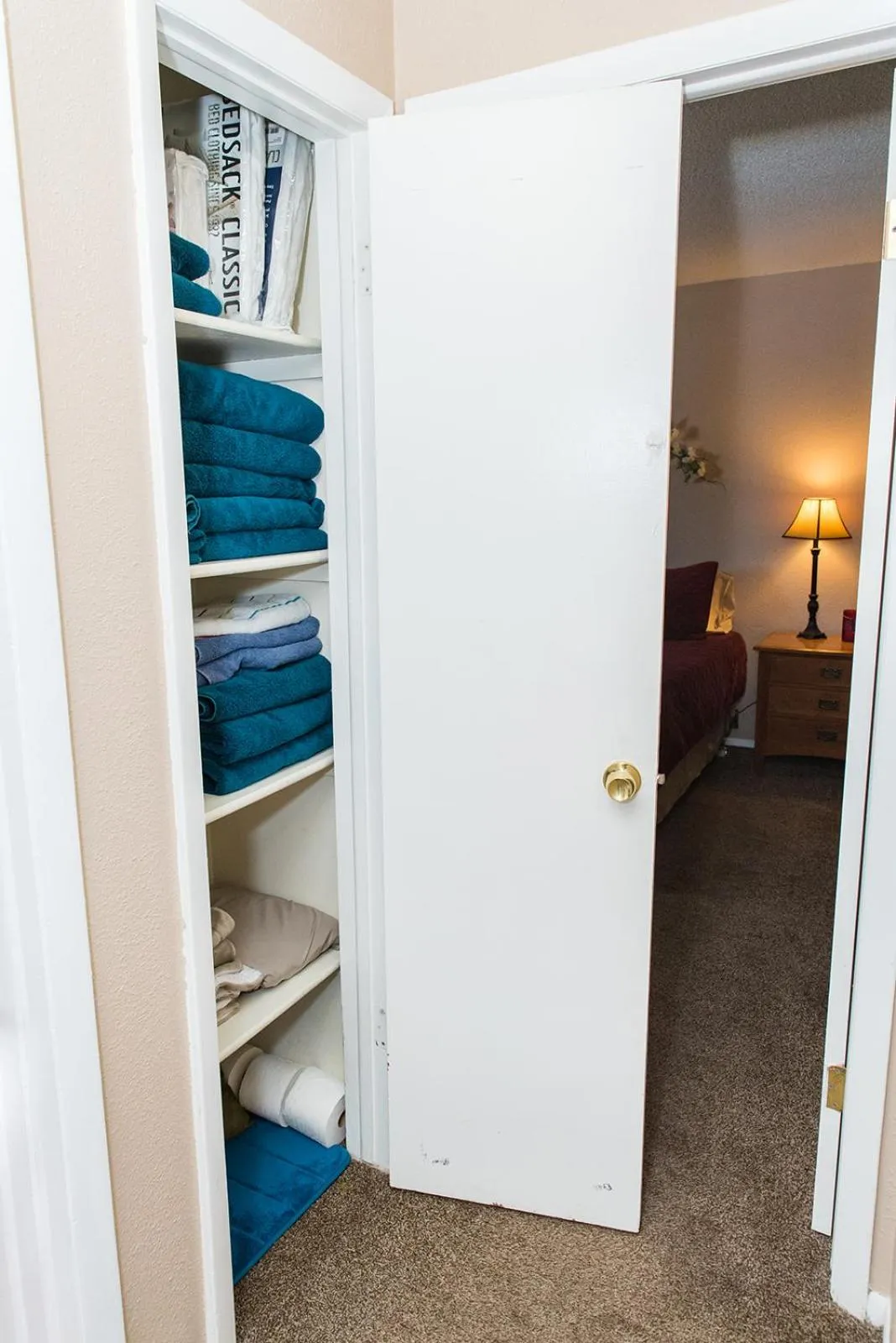 Area and facilities in Mountain Song