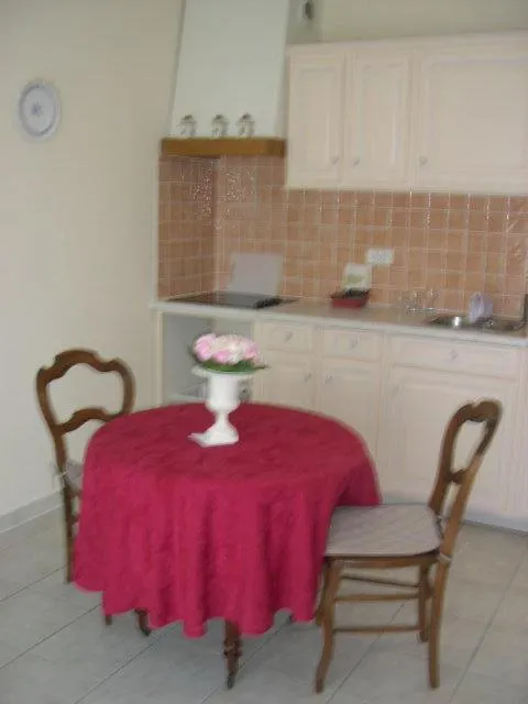 Kitchen or kitchenette in La Milane