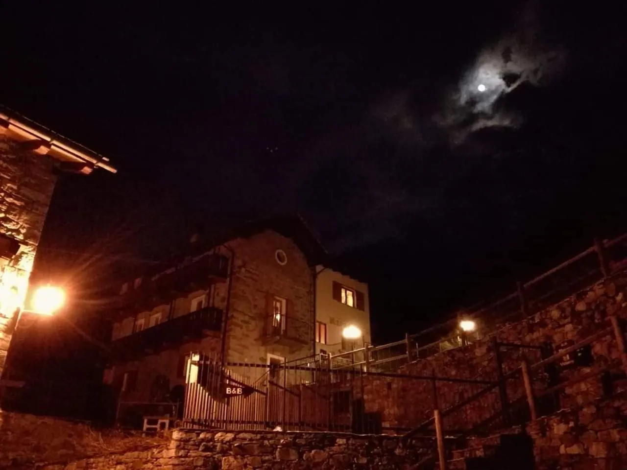 Night in B&B Maison Vallomy