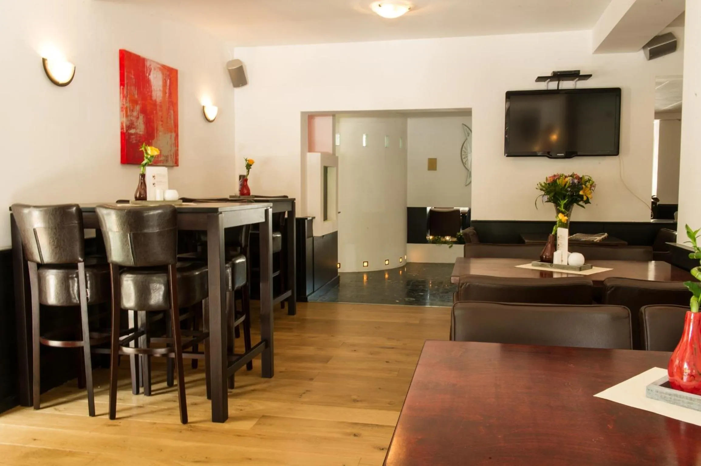 Dining area in Hotel Restaurant Les Jumeaux